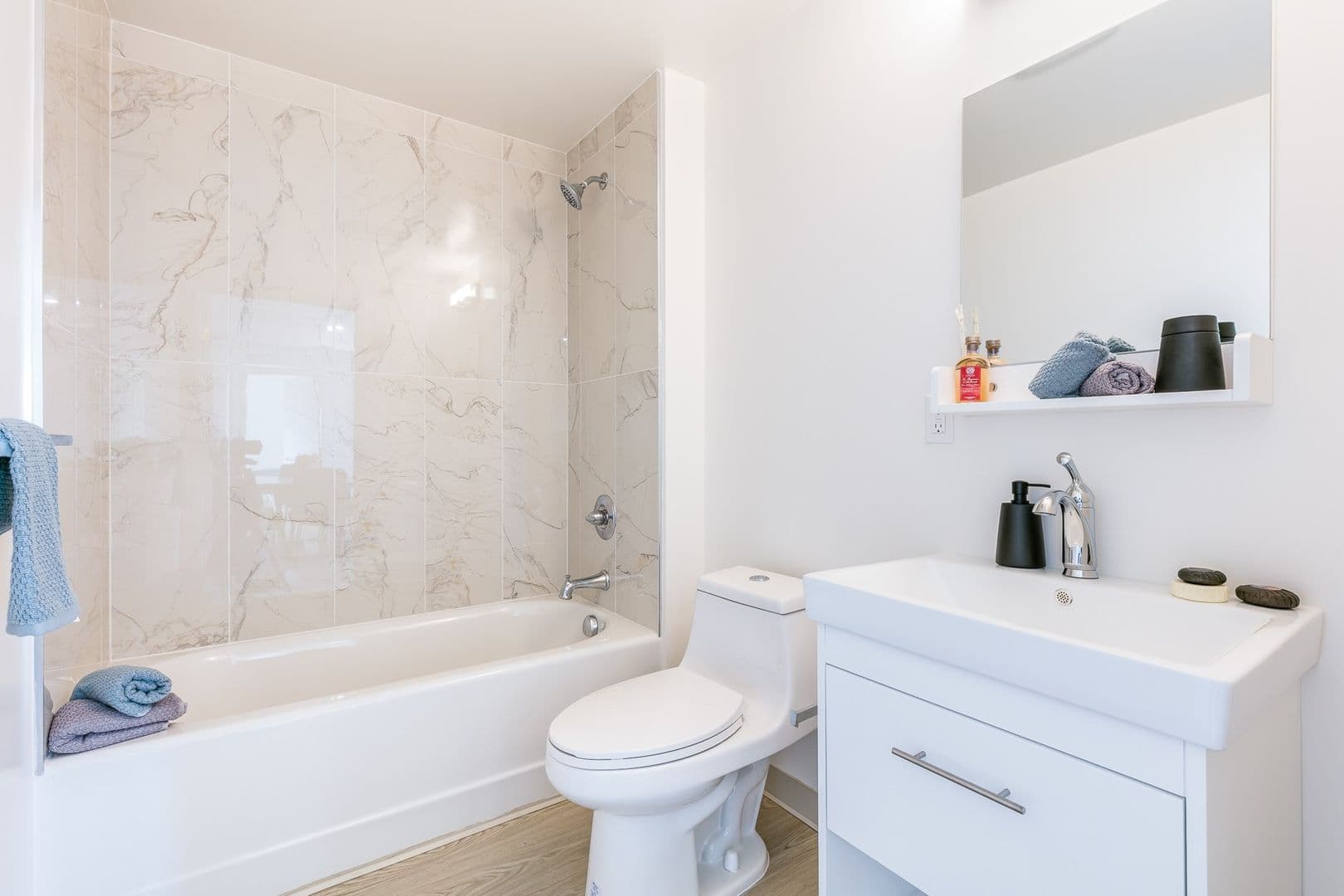 San Francisco Apartment: 363 6th St
