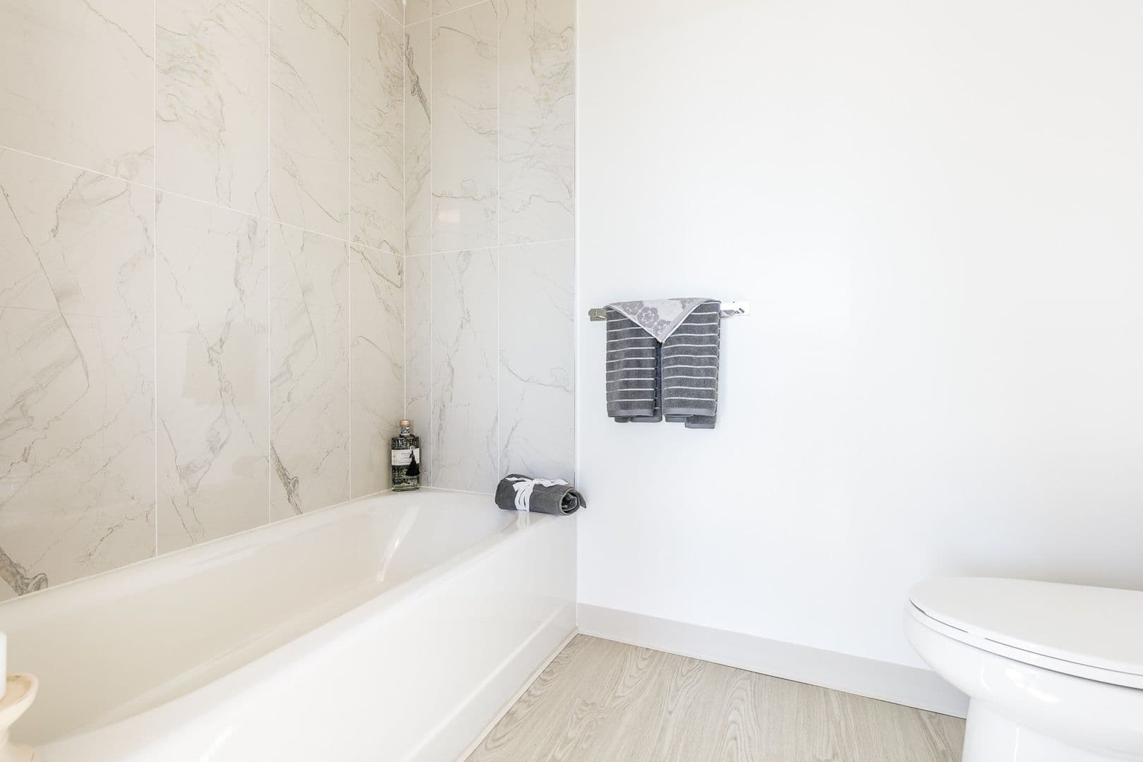 San Francisco Apartment: 363 6th St