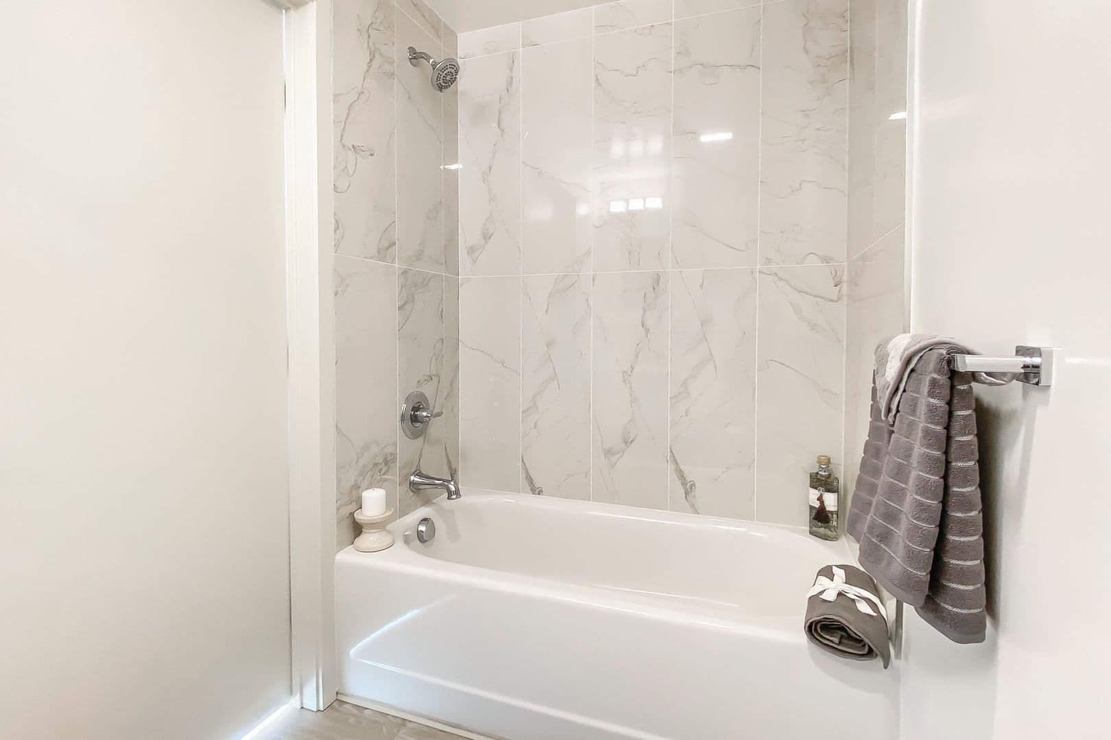 San Francisco Apartment: 363 6th St
