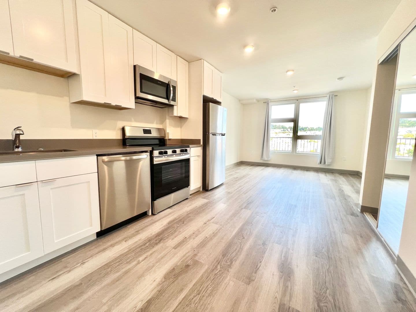 San Francisco Apartment: 4742 Mission Street