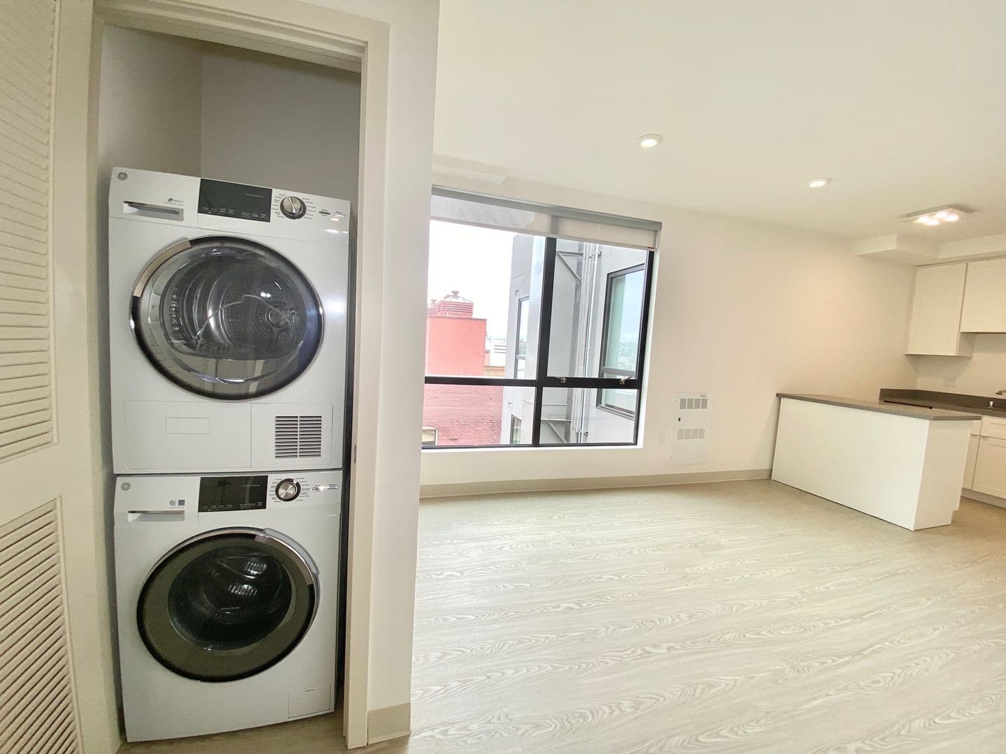 San Francisco Apartment: 24 Franklin St