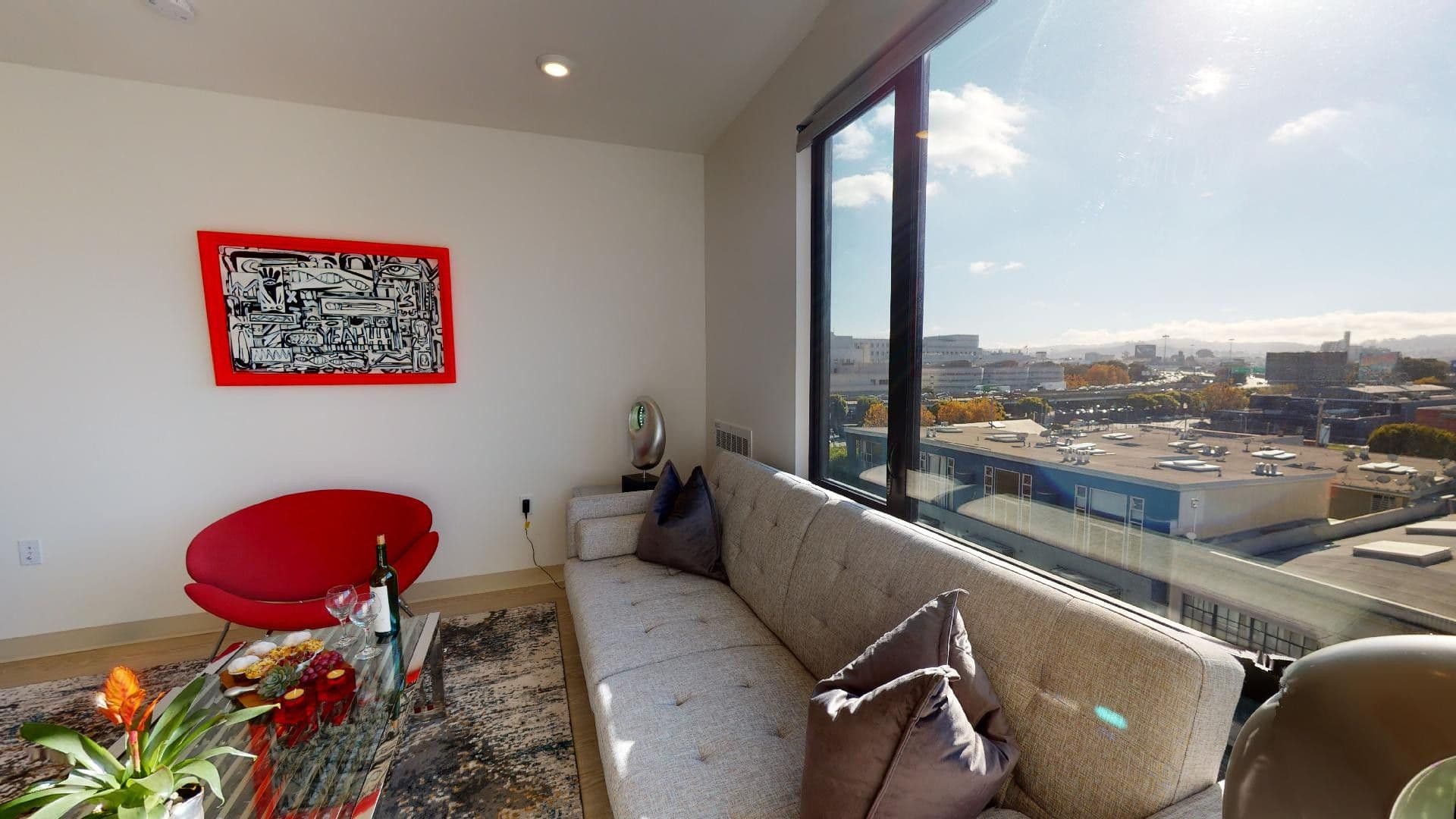 San Francisco Apartment: 345 6th St