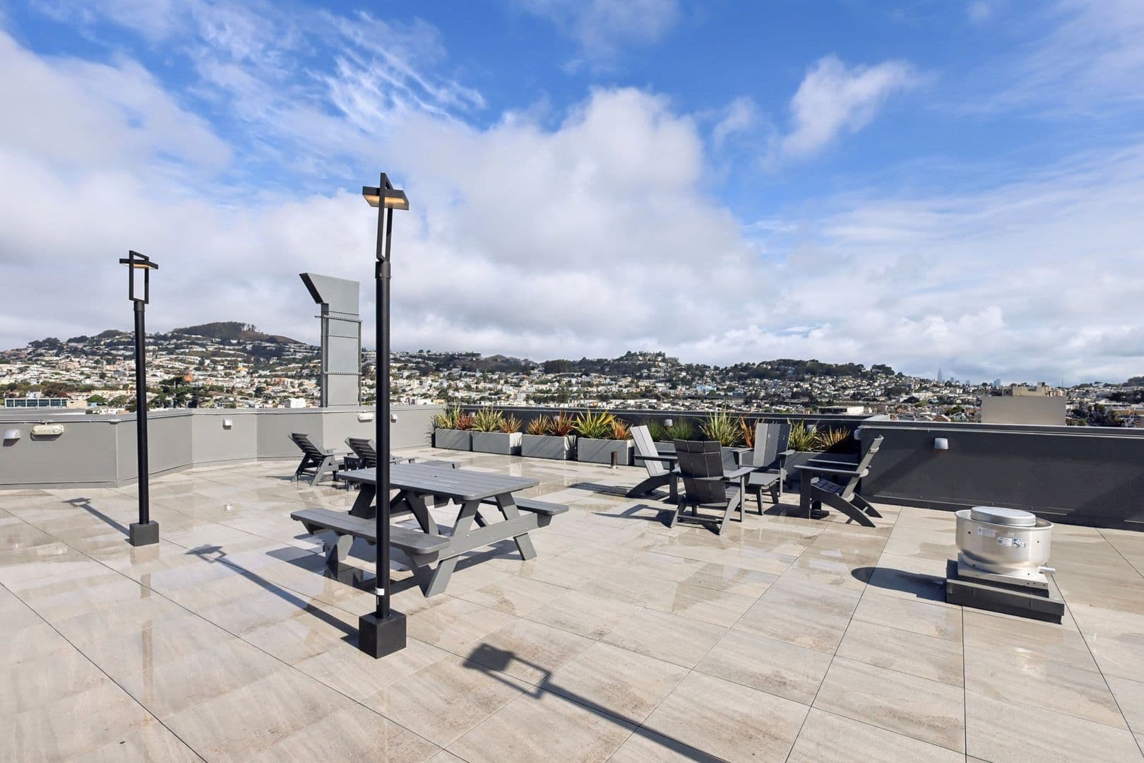 San Francisco Apartment: 4742 Mission Street