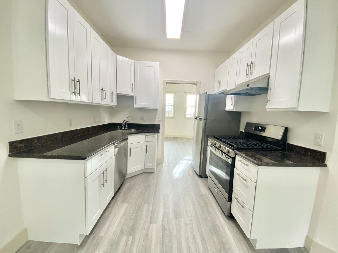 San Francisco Apartment: 1242 Howard St
