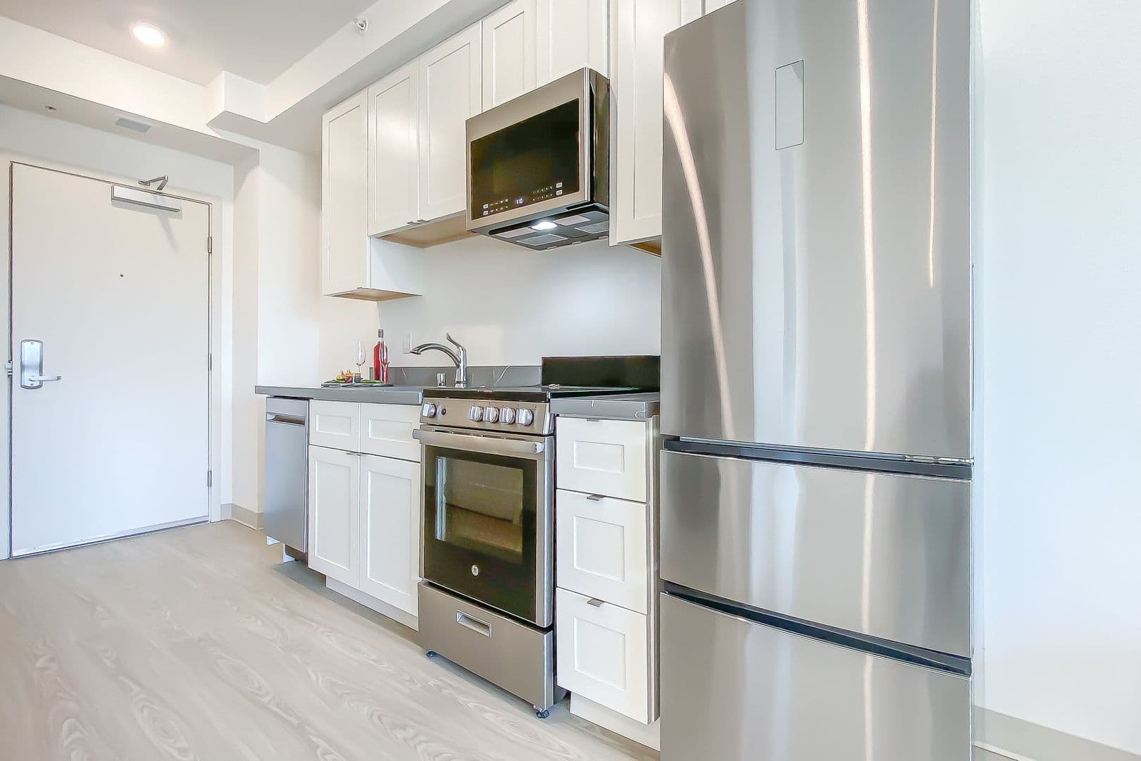 San Francisco Apartment: 363 6th St