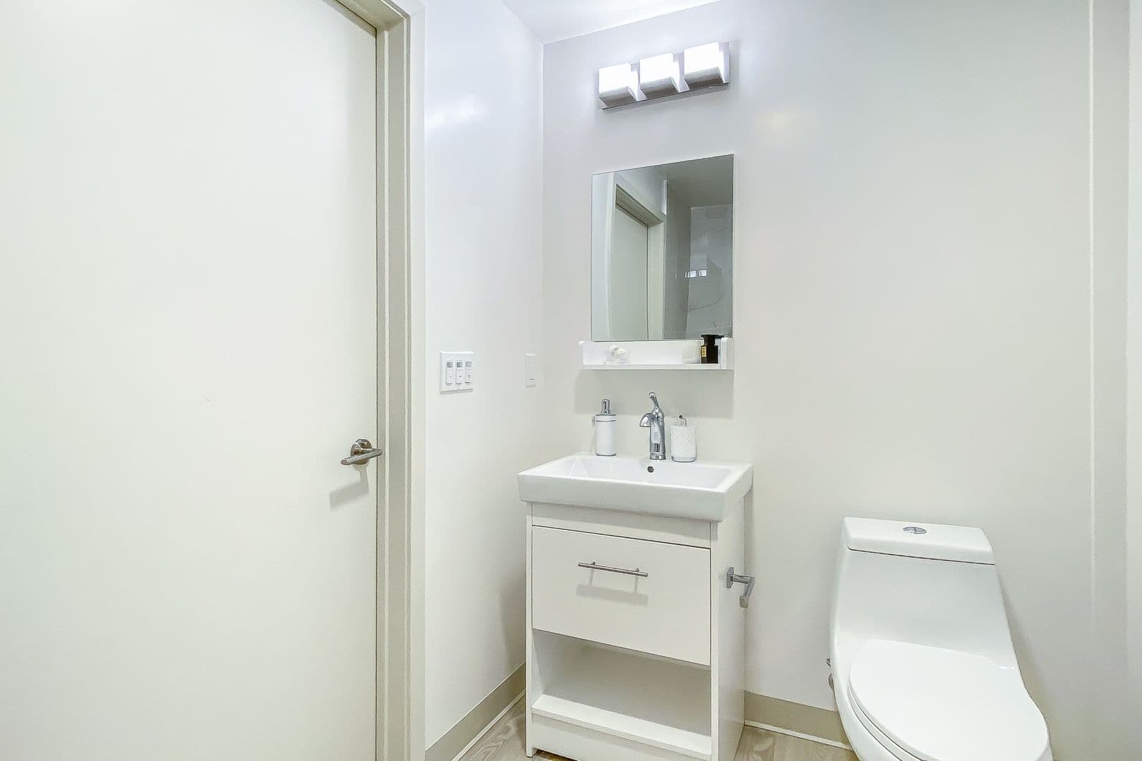 San Francisco Apartment: 363 6th St