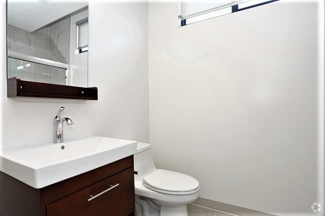 San Francisco Apartment: 1335 Folsom St
