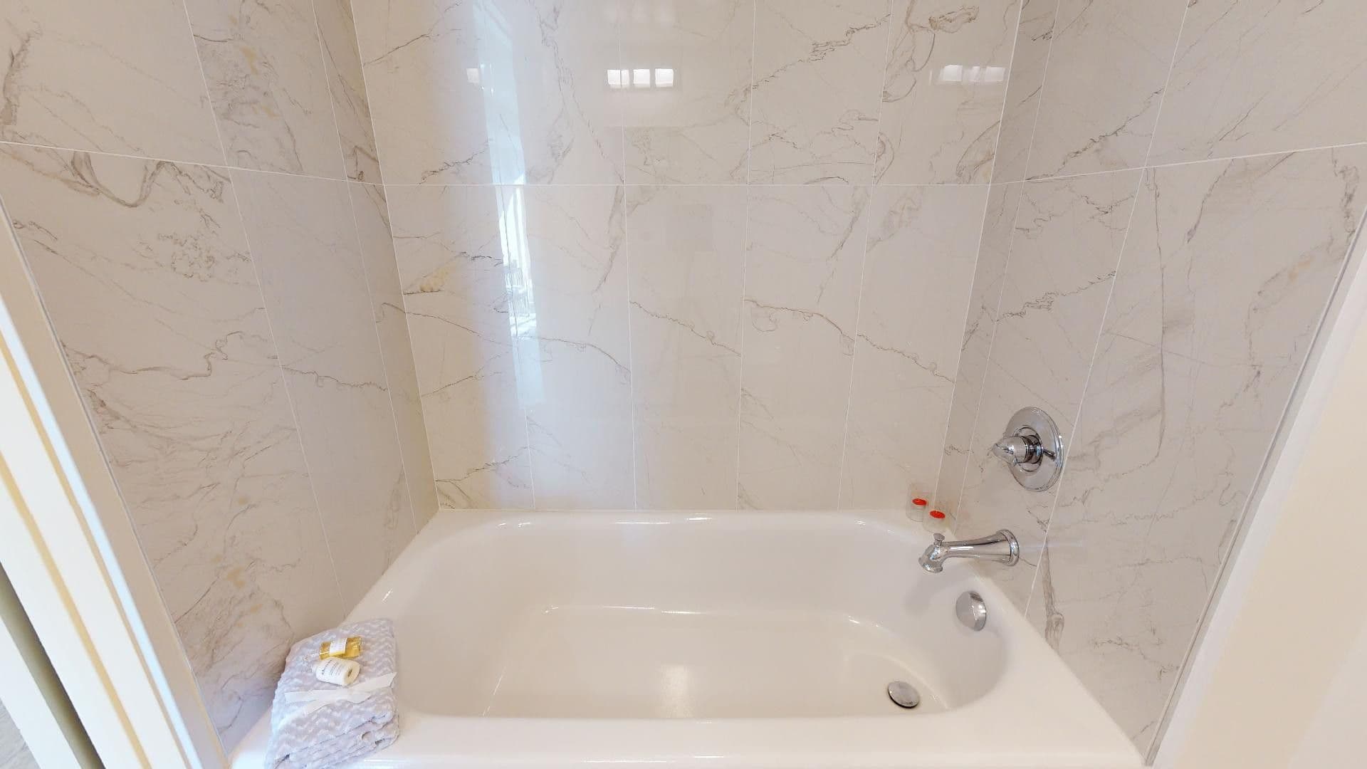 San Francisco Apartment: 345 6th St