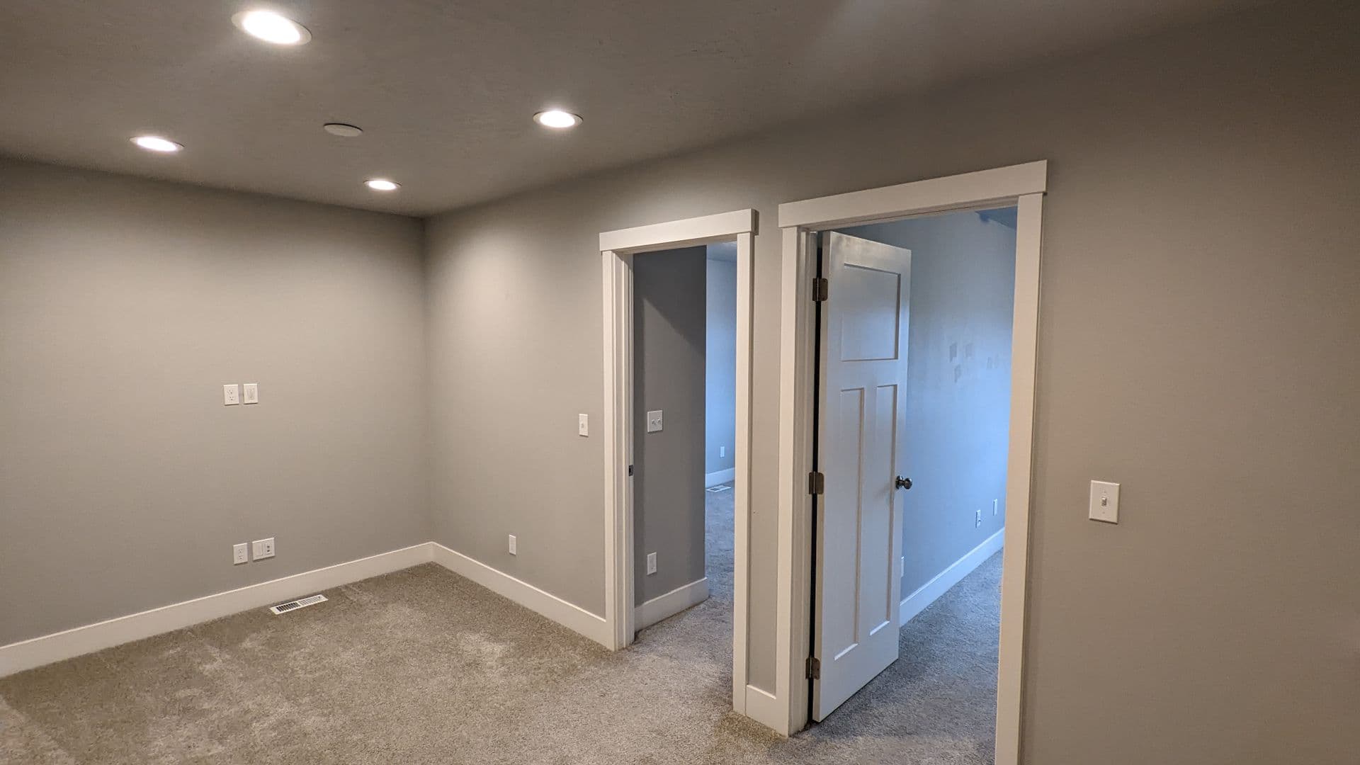Post Falls House: 12076 W Wellington Ave