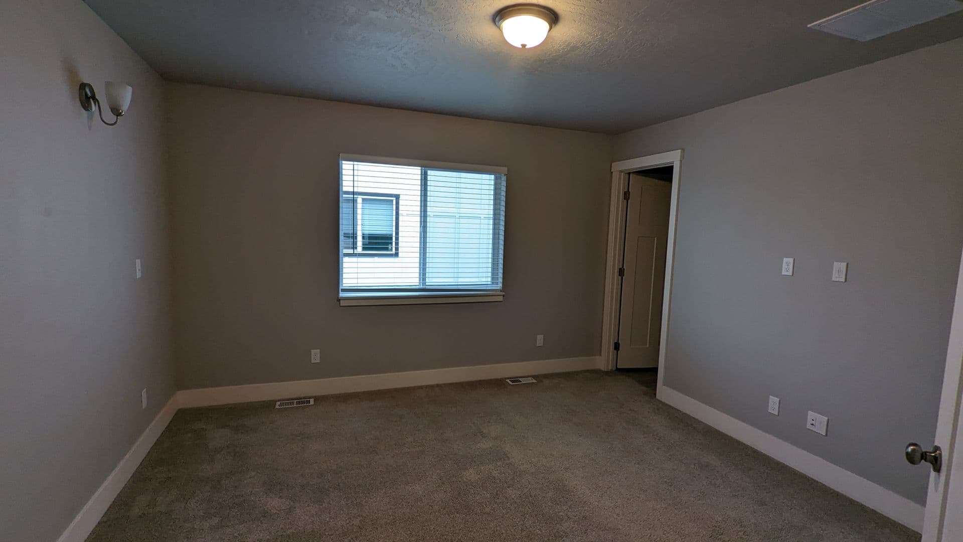 Post Falls House: 12076 W Wellington Ave