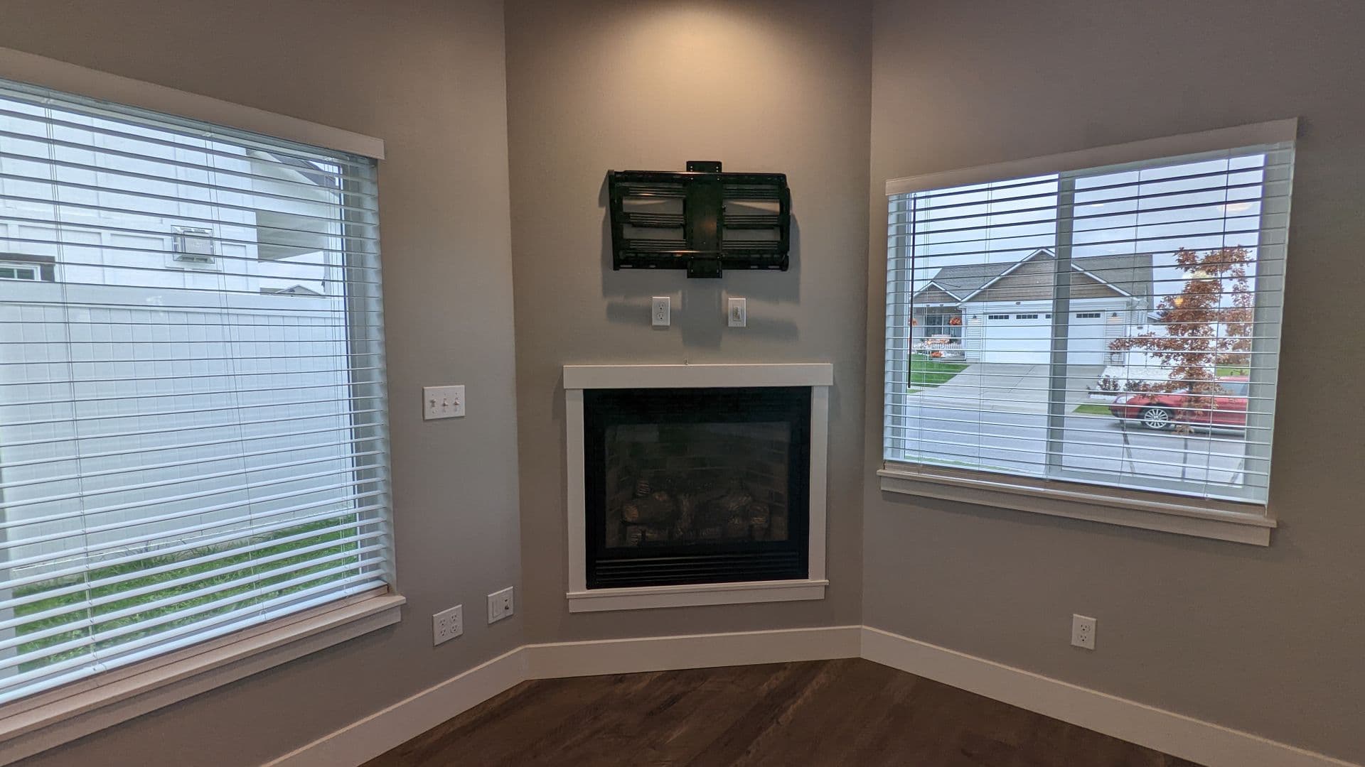 Post Falls House: 12076 W Wellington Ave
