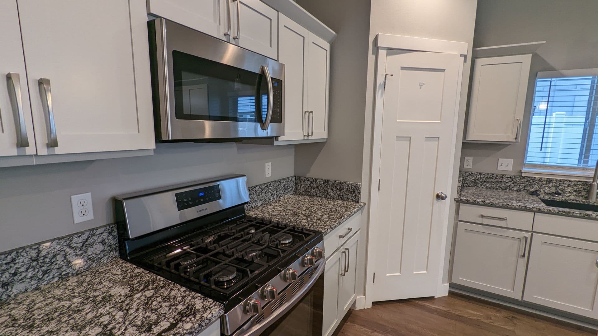 Post Falls House: 12076 W Wellington Ave