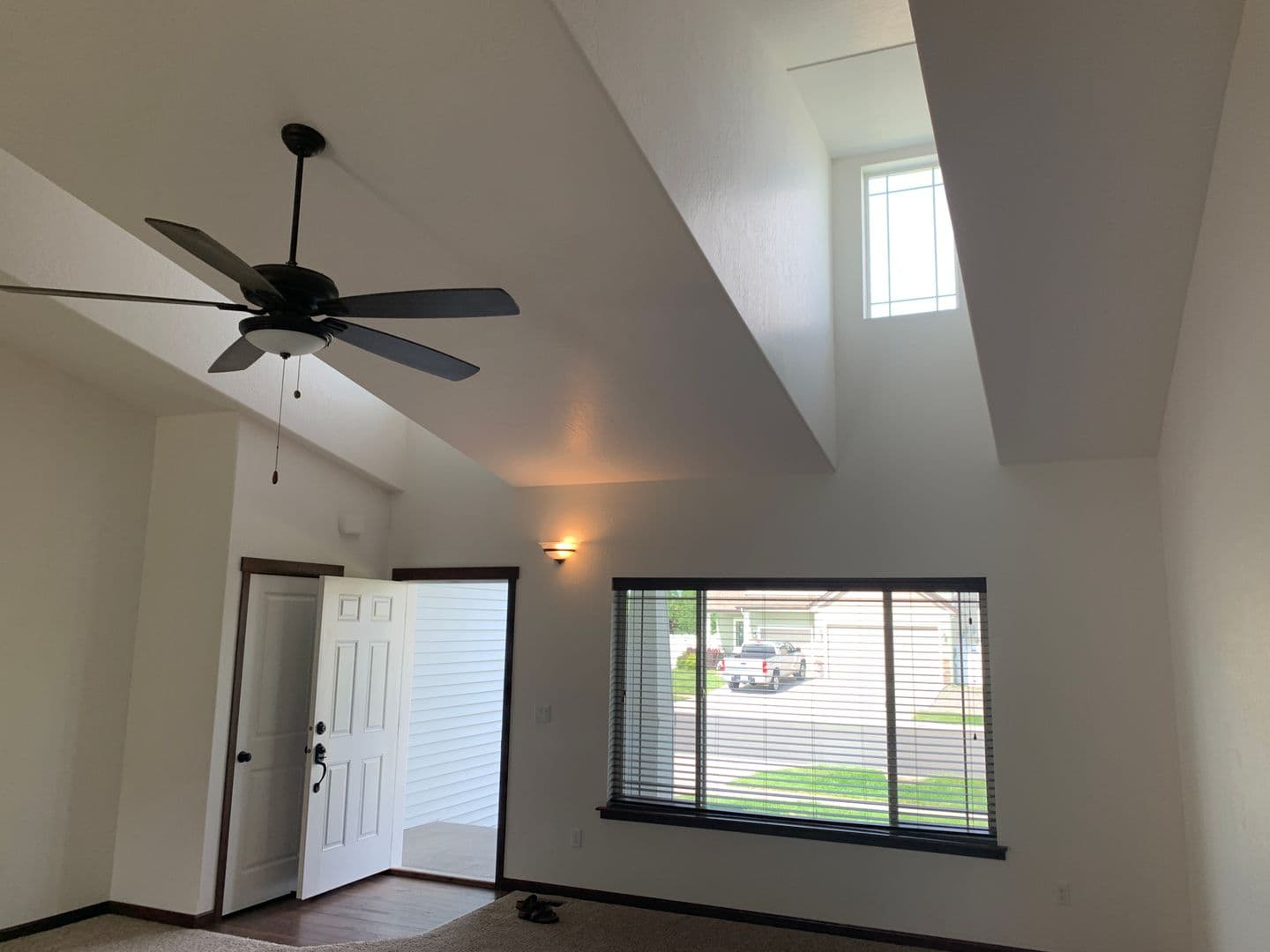 Hayden House: 8693 N Boysenberry Loop