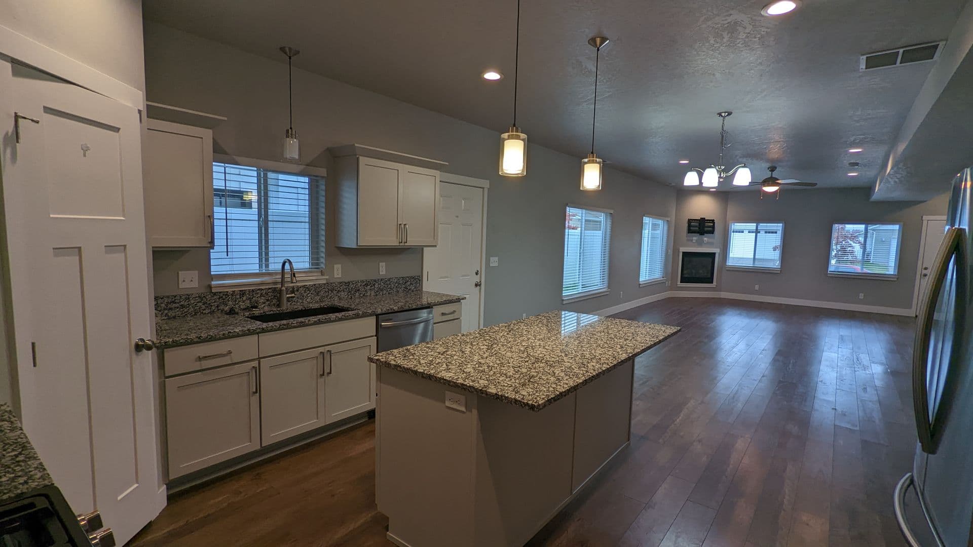 Post Falls House: 12076 W Wellington Ave