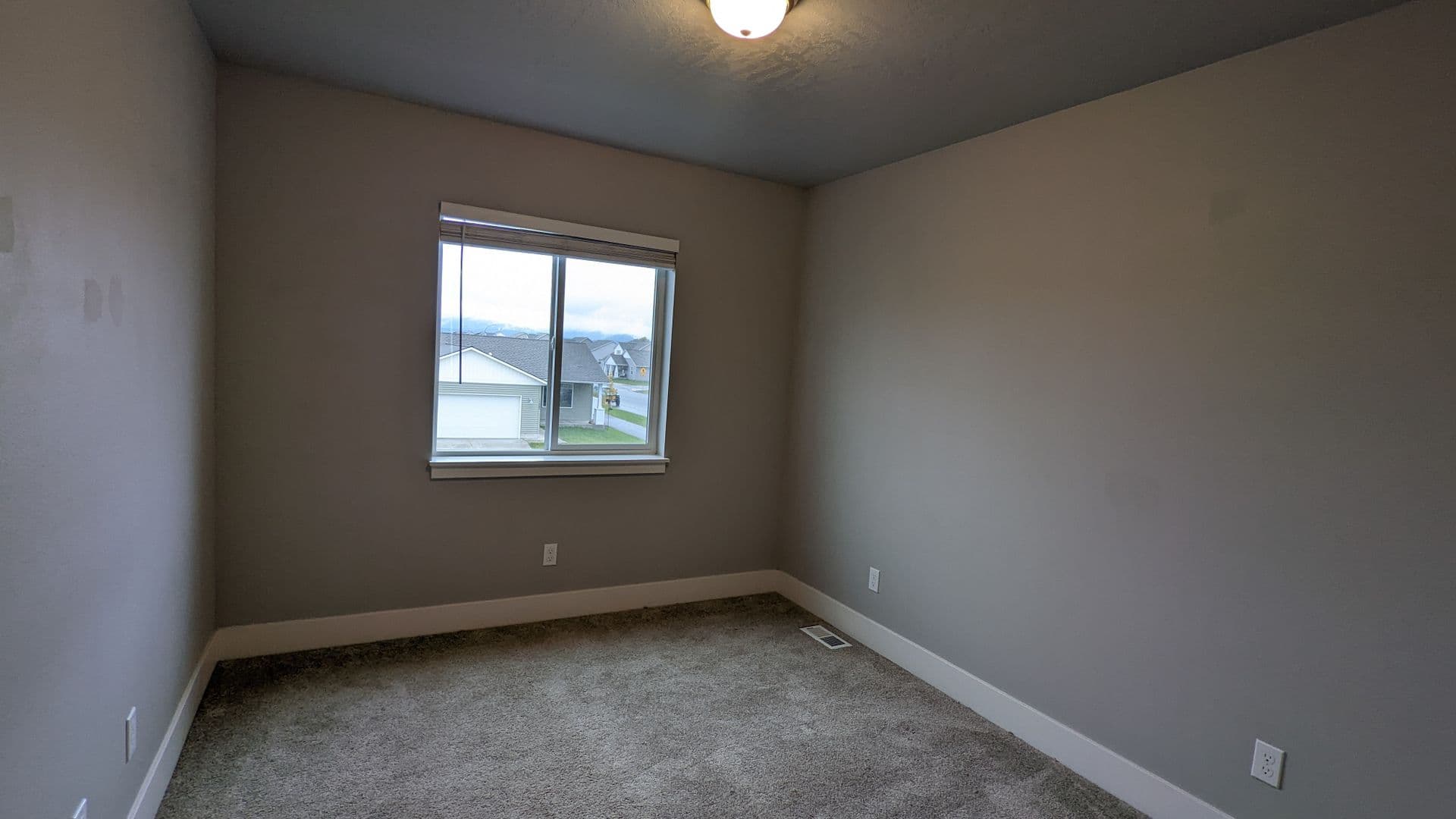 Post Falls House: 12076 W Wellington Ave