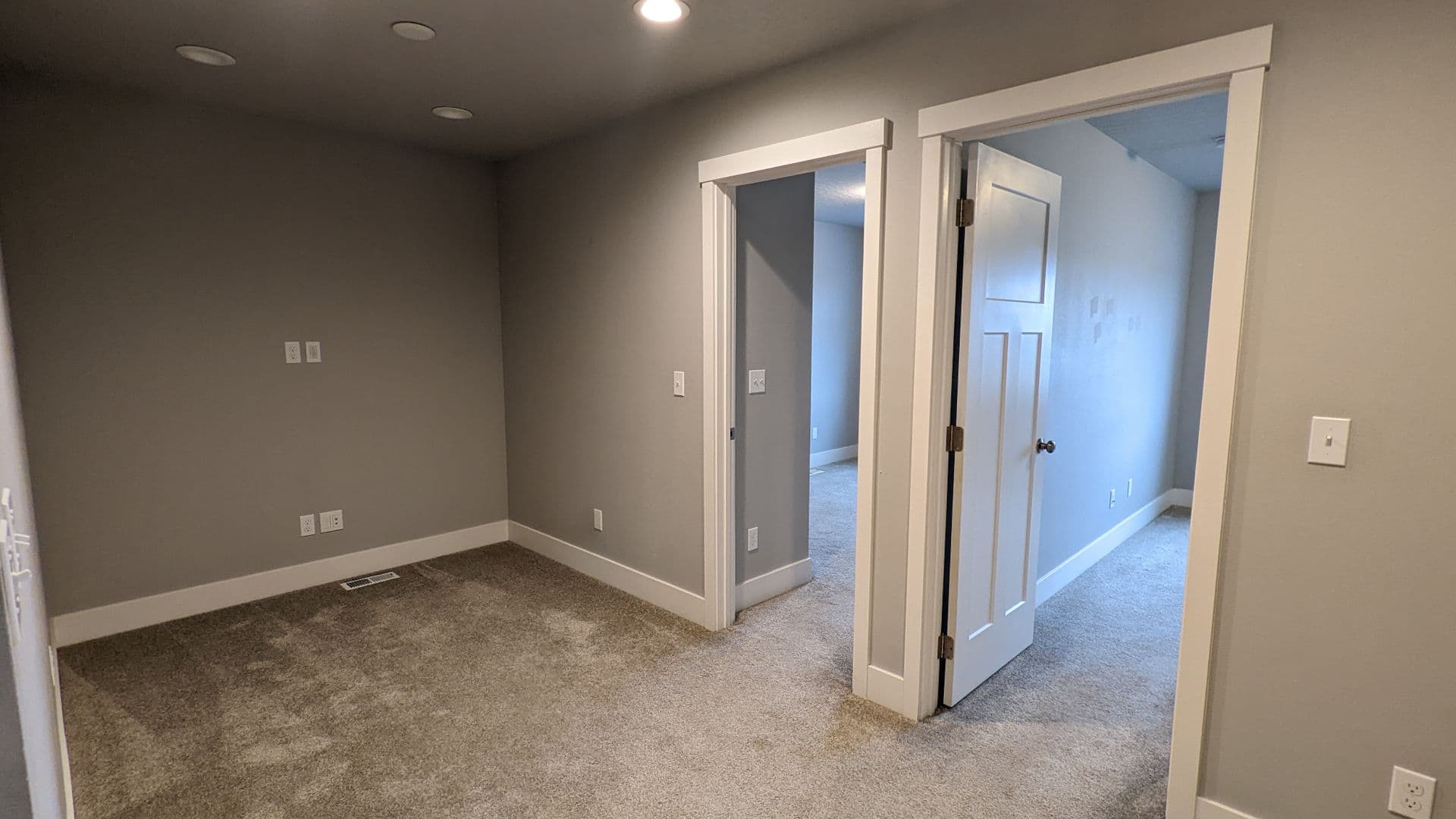 Post Falls House: 12076 W Wellington Ave