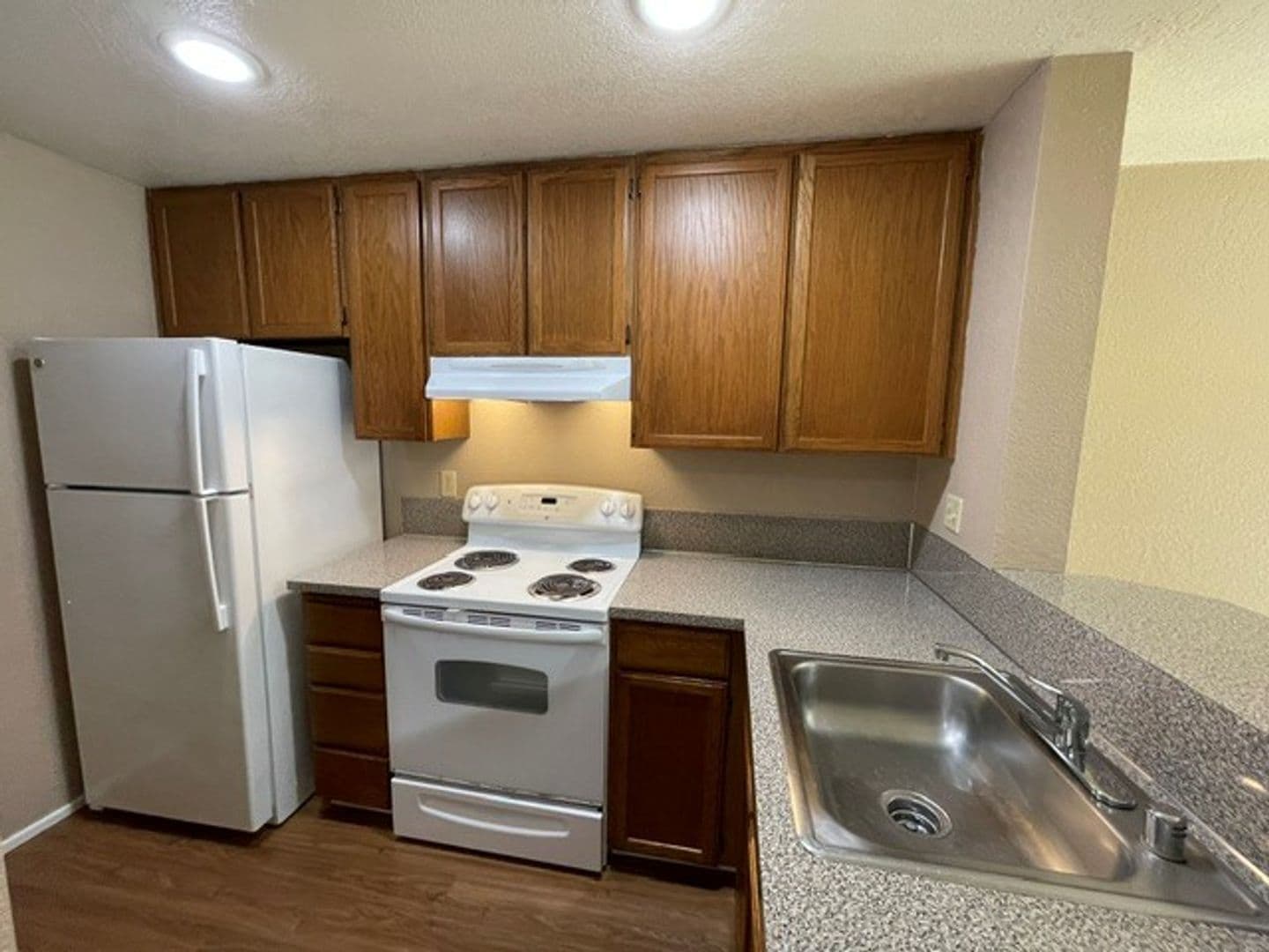 Kirkland Apartment: 9915 N.E. 135th Place