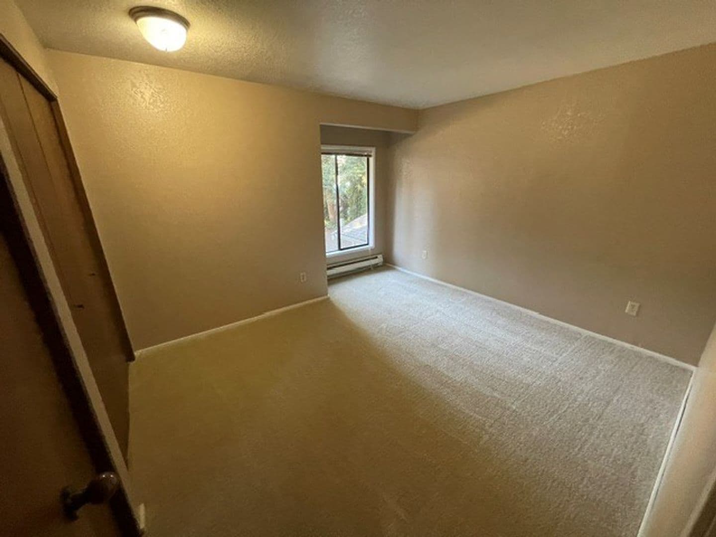 Kirkland Apartment: 9915 N.E. 135th Place