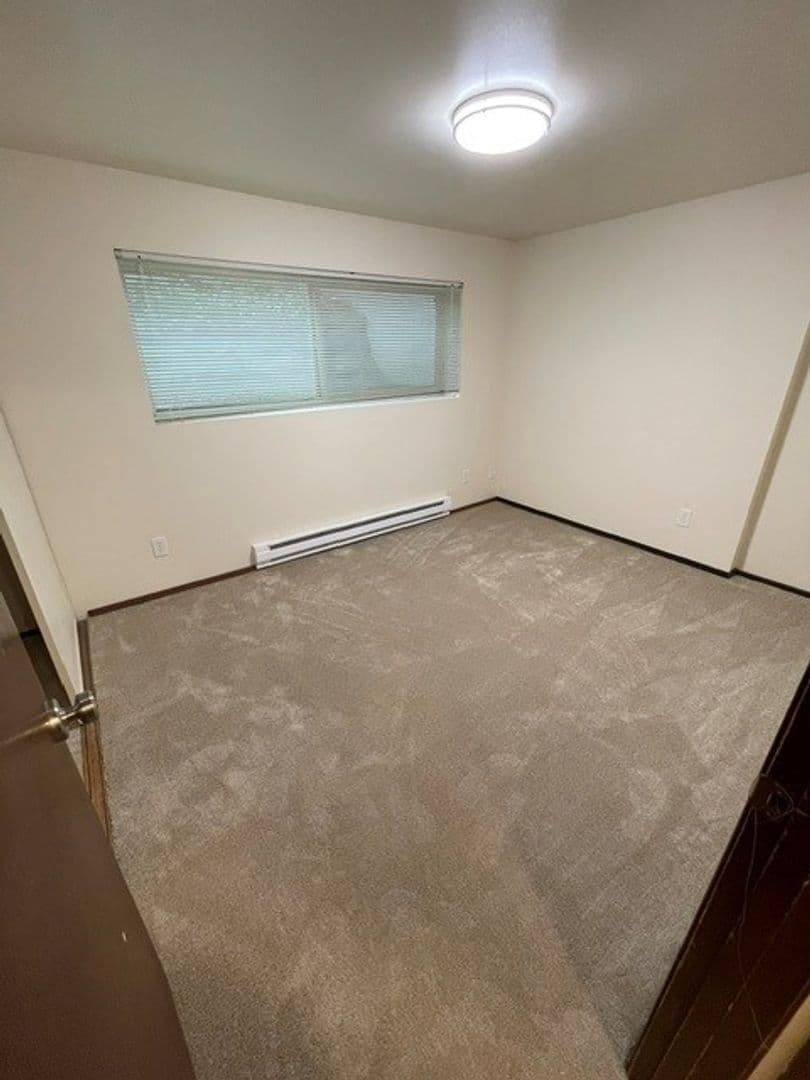 Seattle Apartment: 11745 15th Ave NE