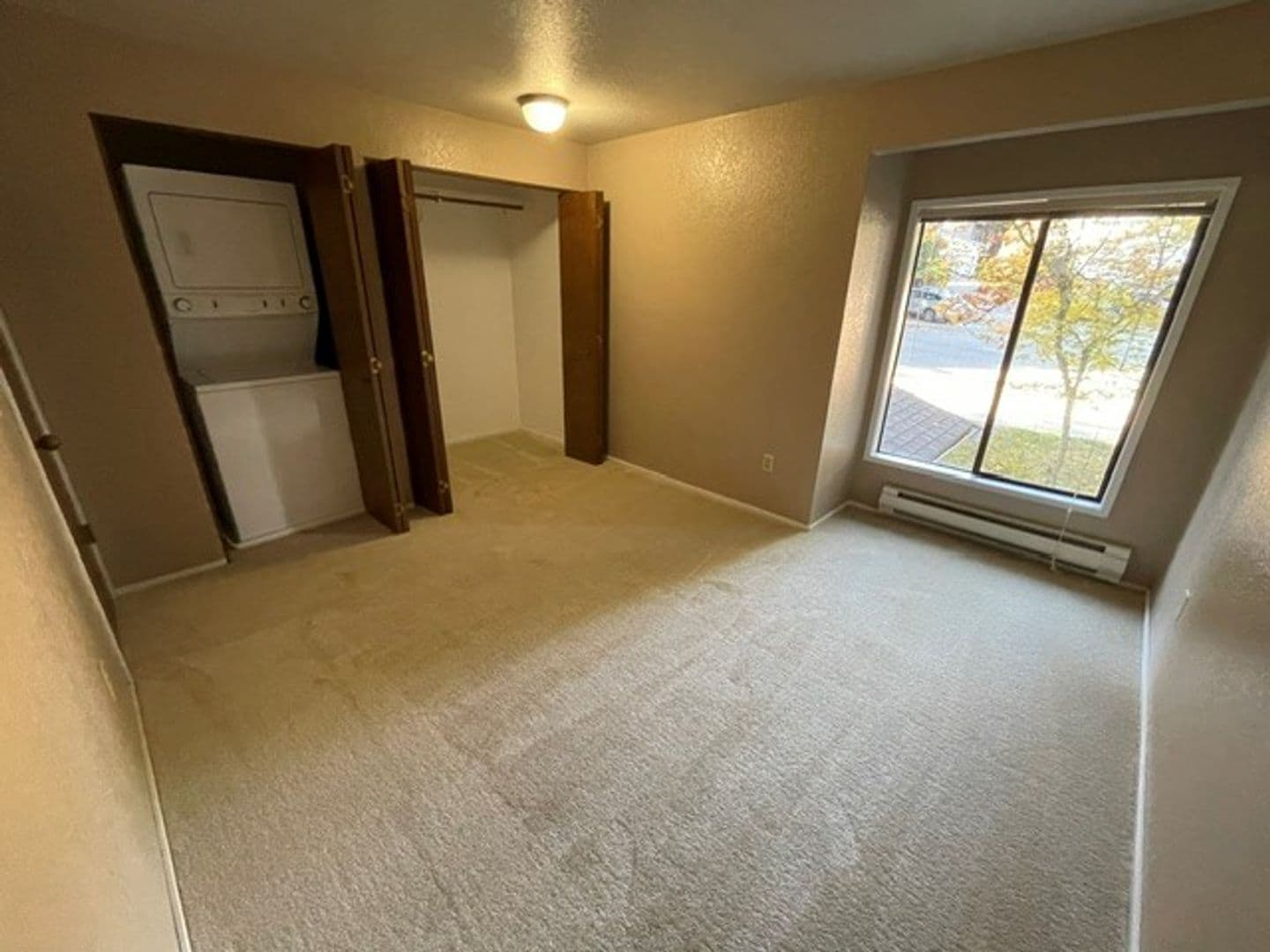 Kirkland Apartment: 9915 N.E. 135th Place