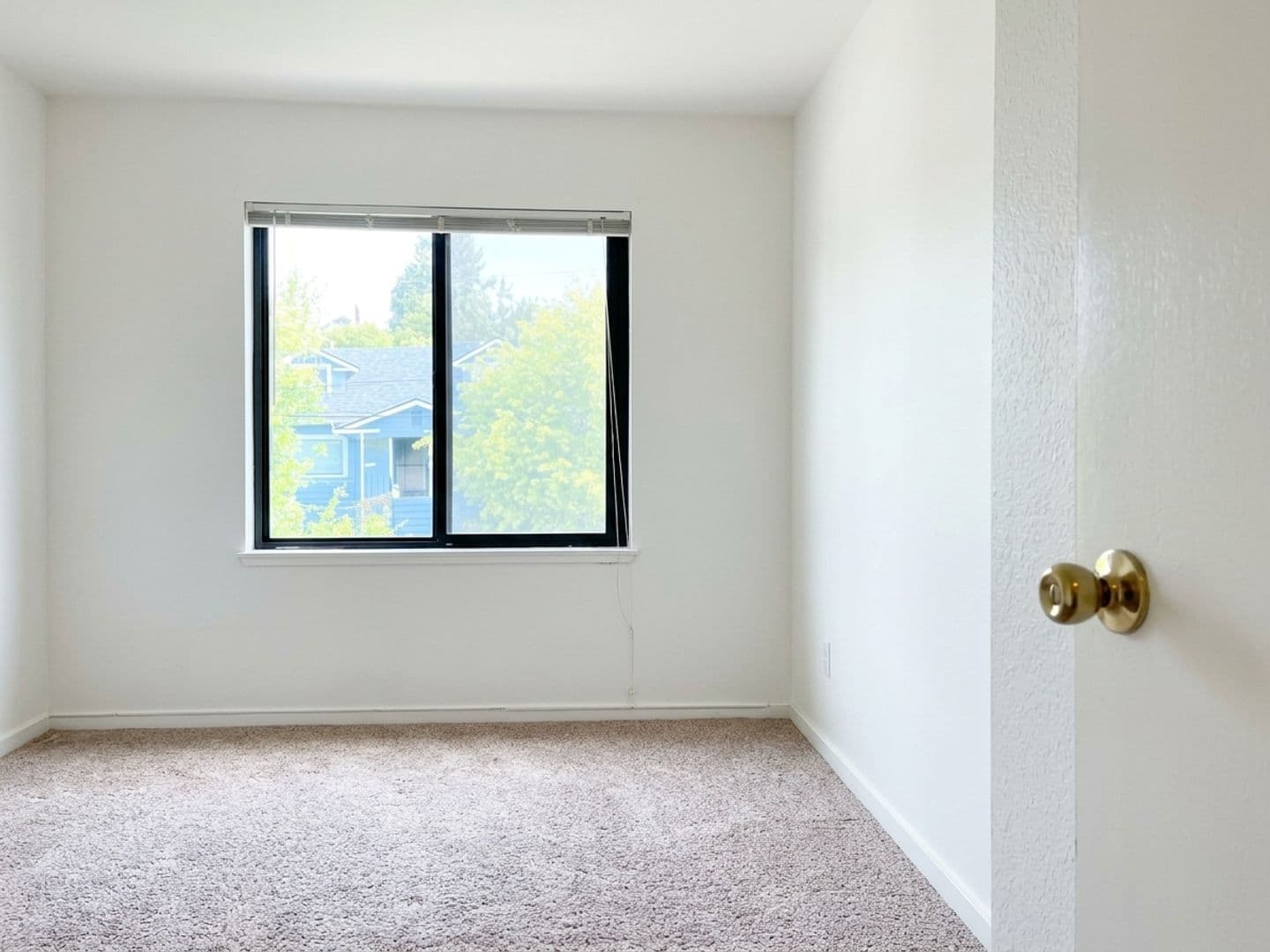 Portland Apartment: 2006-2112 SE Pine