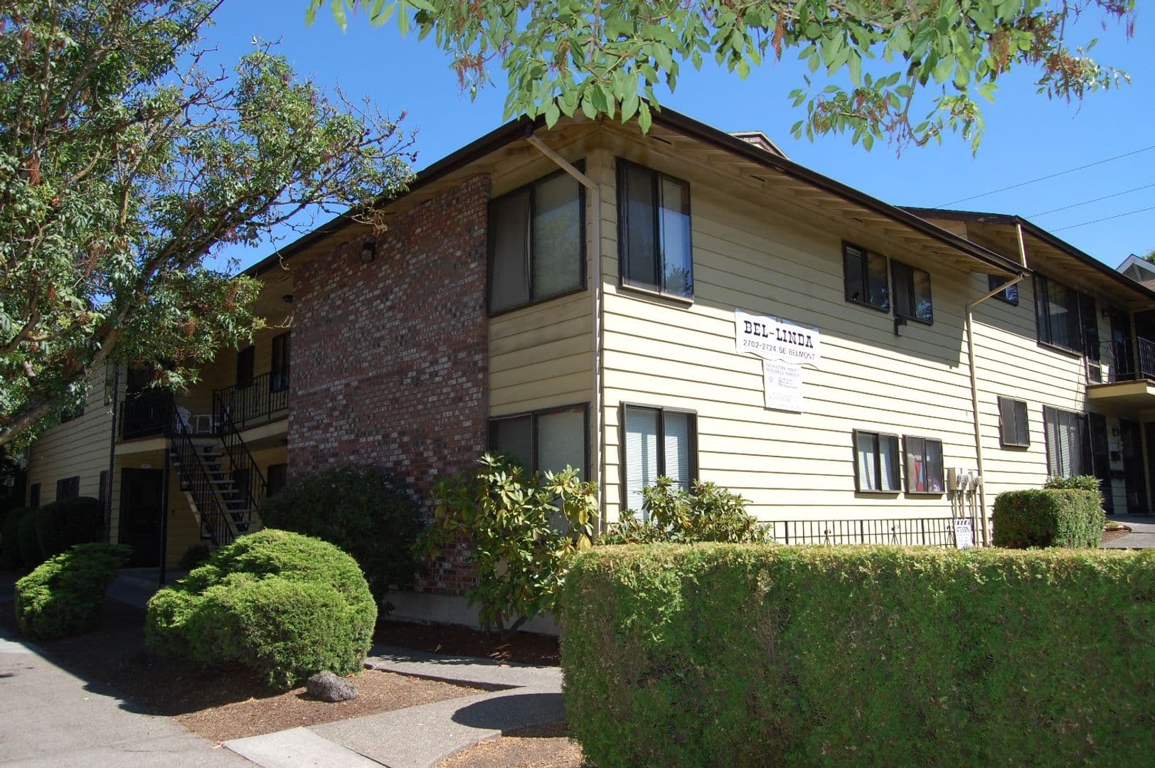 Portland Apartment: 2702-2724 SE Belmont