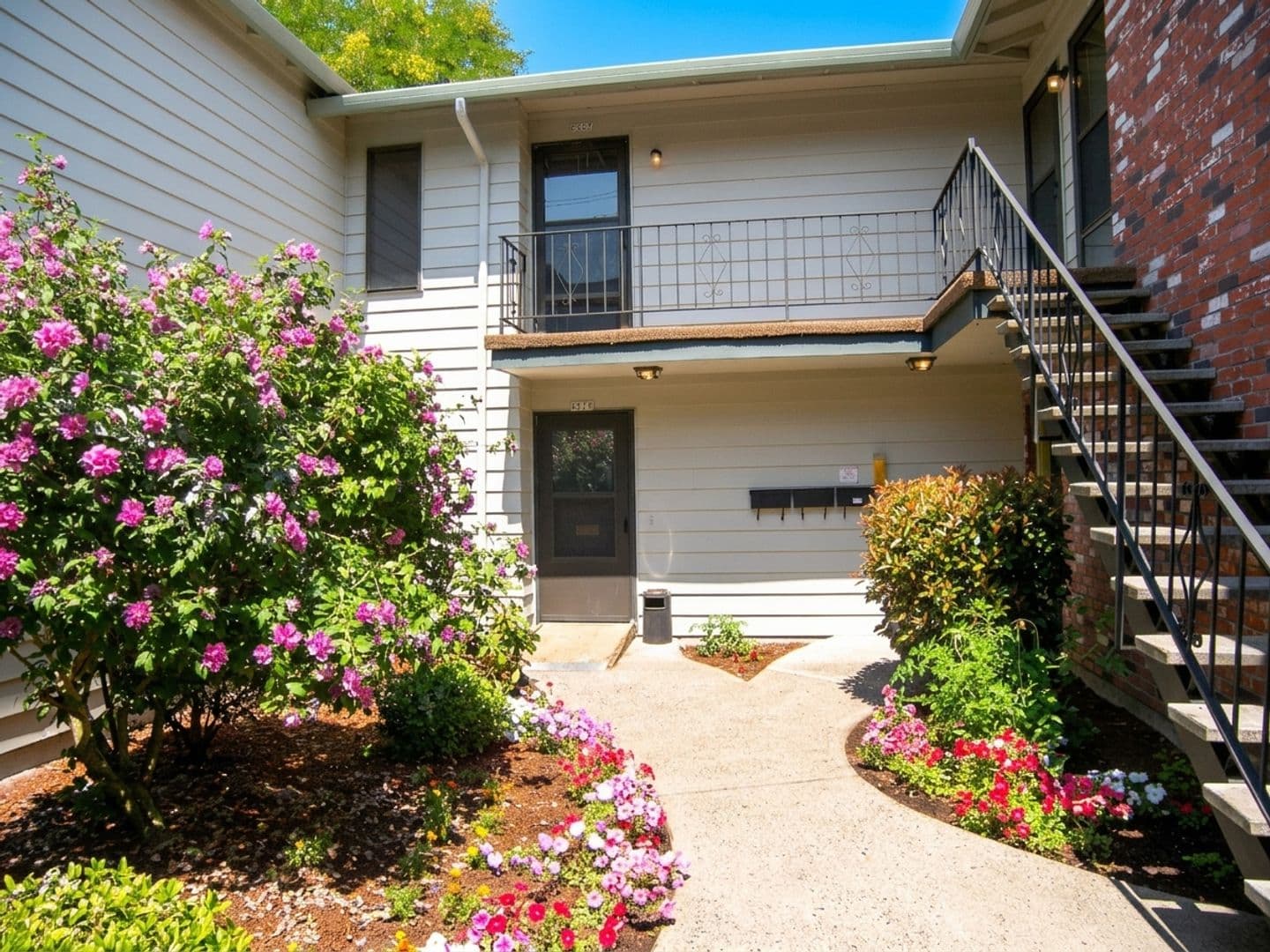 Portland Apartment: 6513-6531 SE Powell