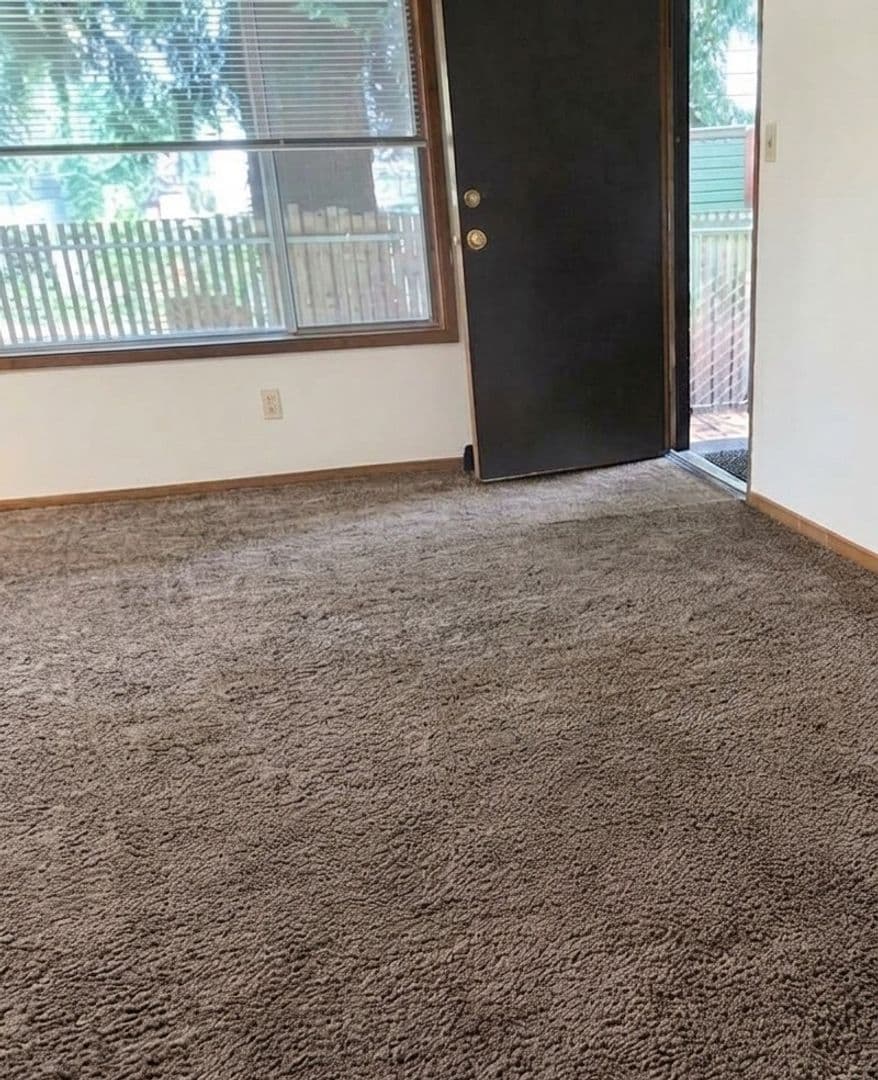 Portland Apartment: 2125-2133 NE Couch