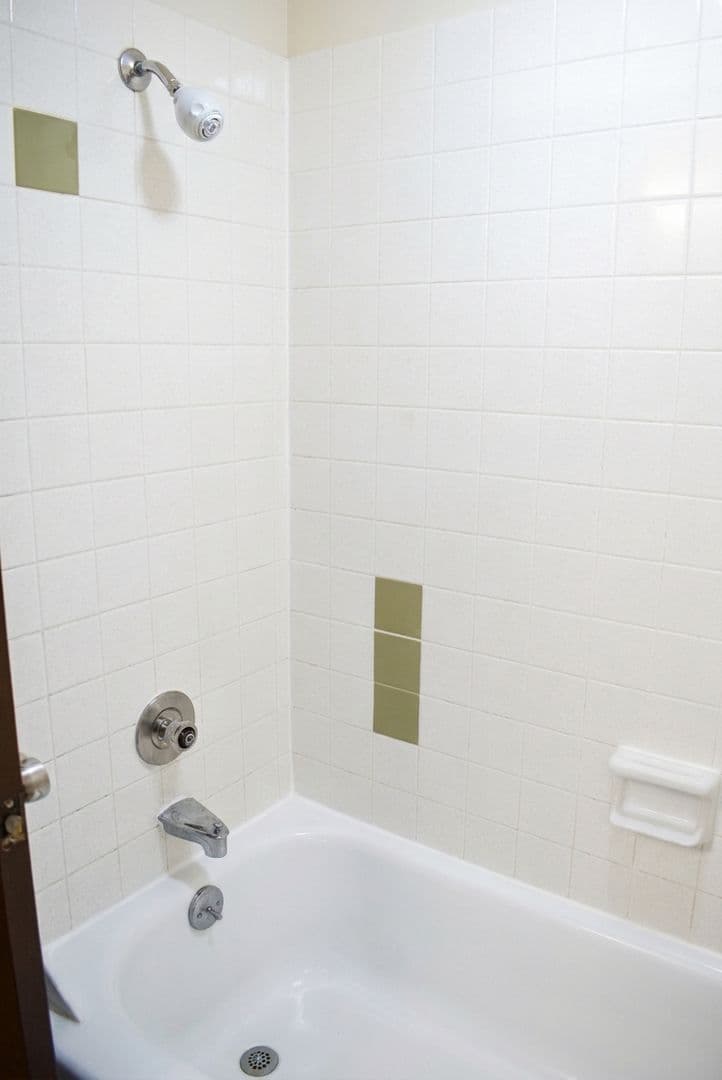 Portland Apartment: 1301-1327 NE 28Th