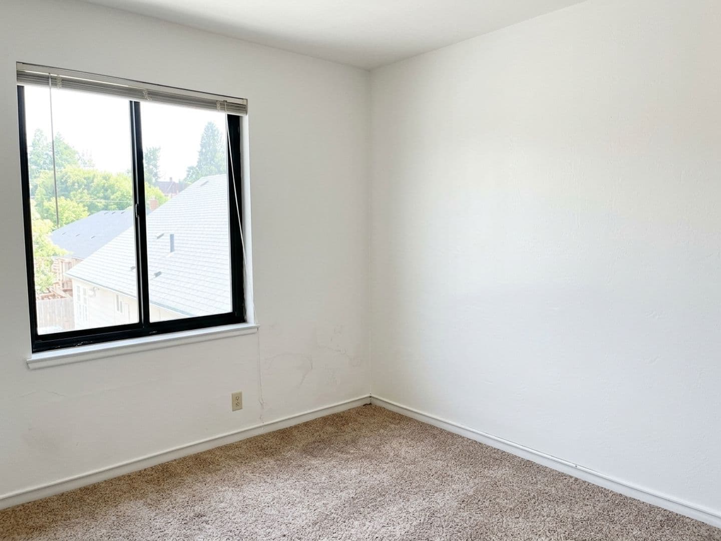 Portland Apartment: 2006-2112 SE Pine