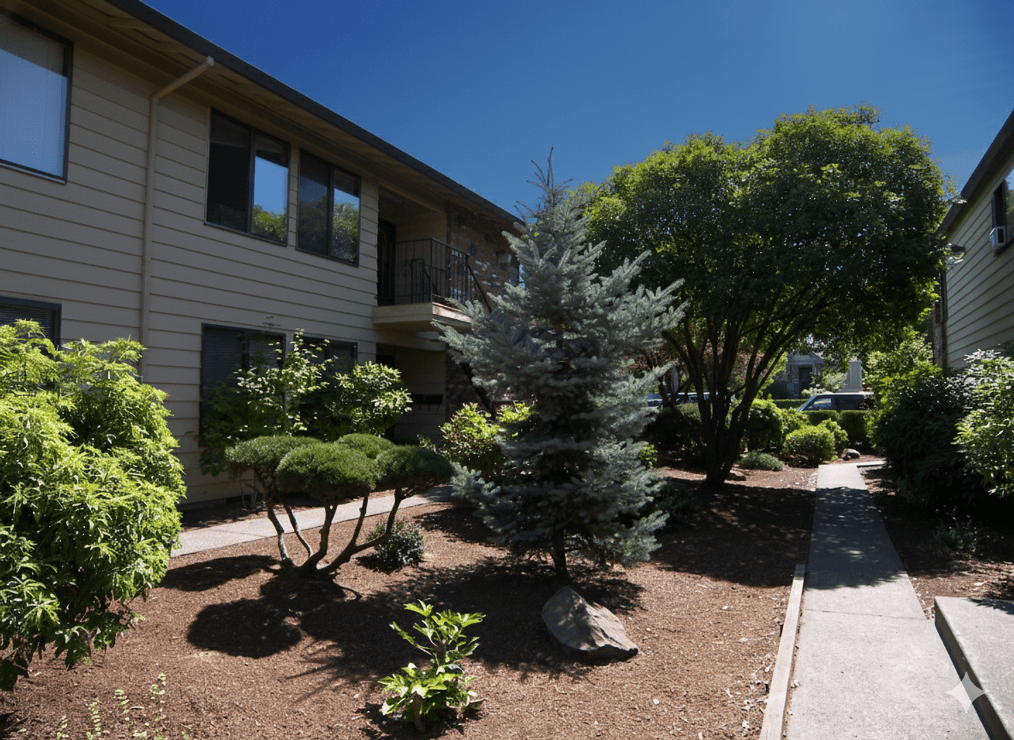 Portland Apartment: 4271-4289 NE Presscott