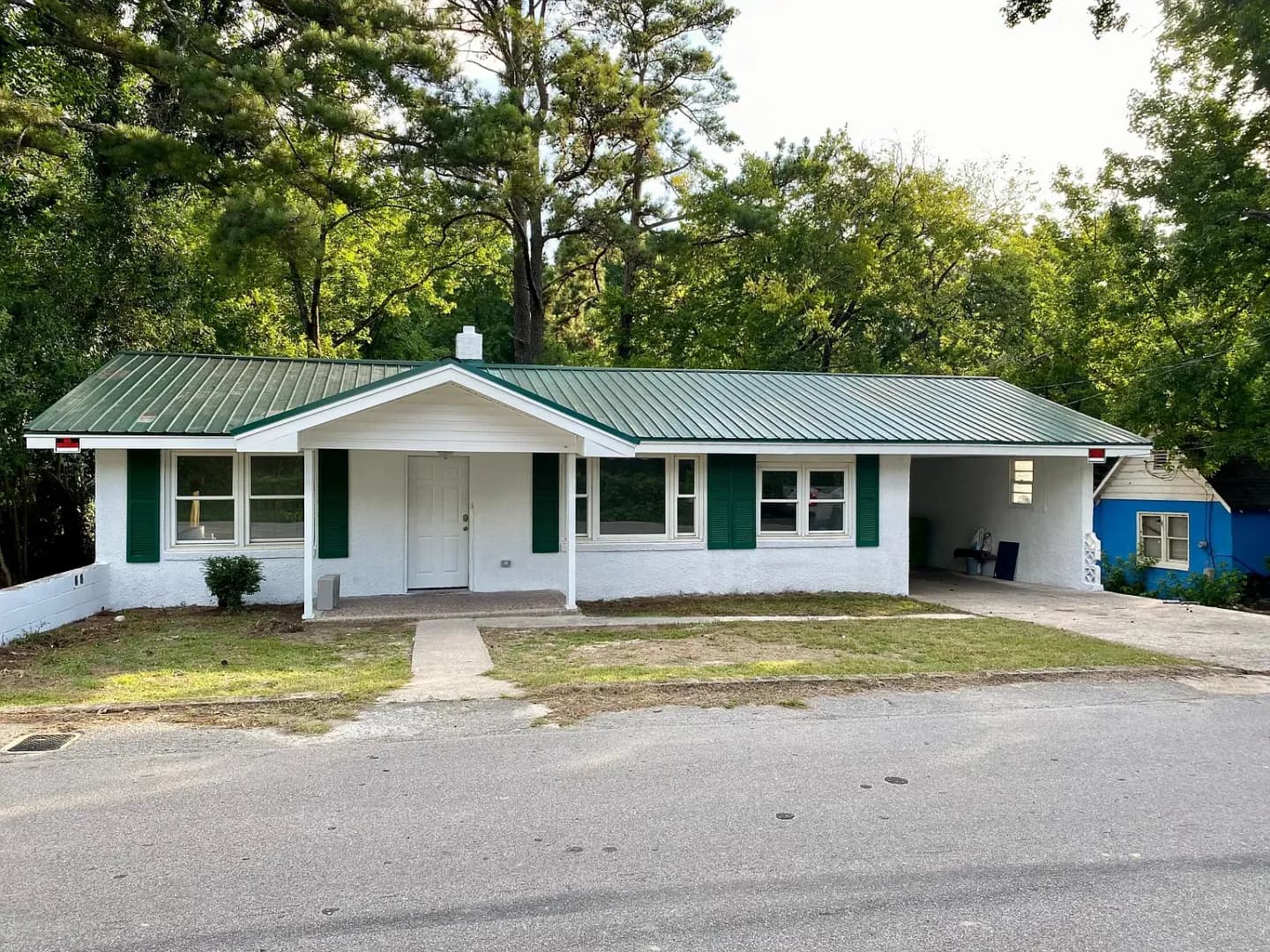 Columbia House: 5245 Ridgewood Camp