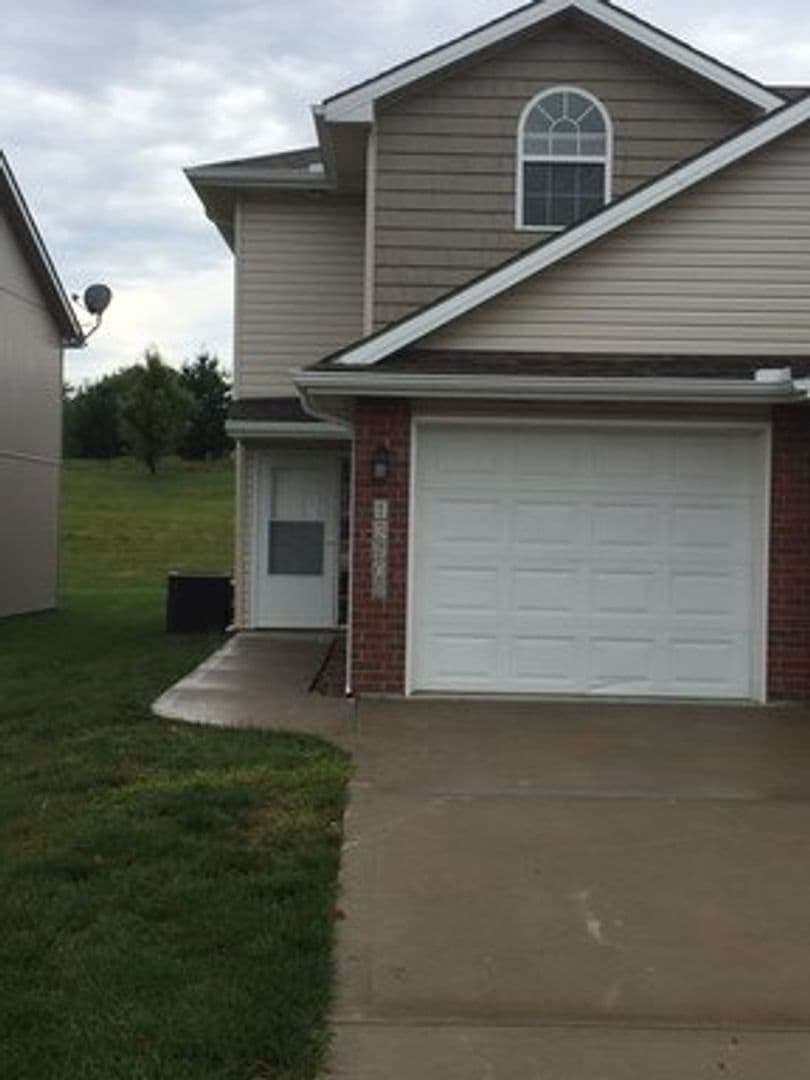 Platte City Townhome: 13725 Post Oak Lane