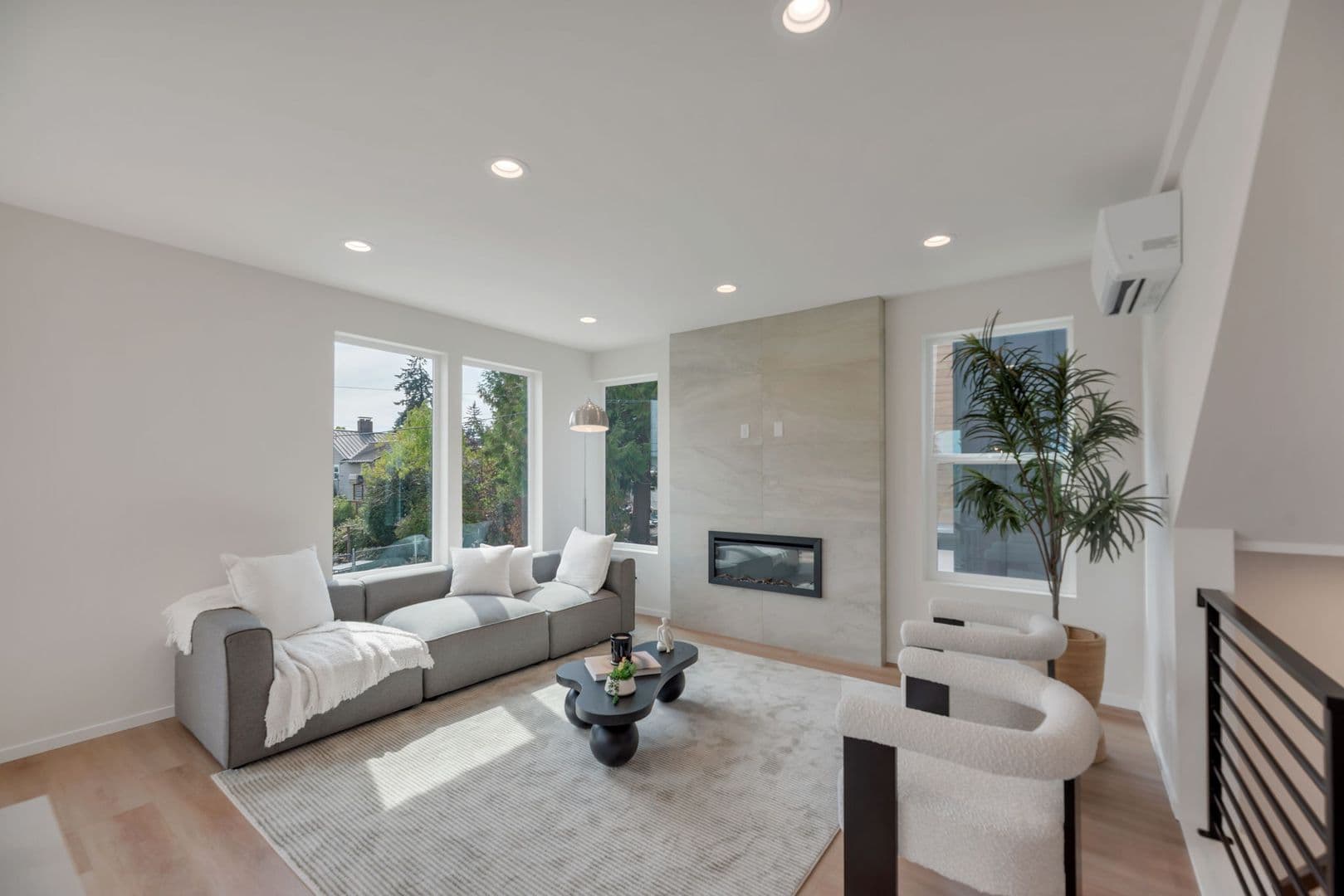 Seattle Townhome: 9815 Linden Ave