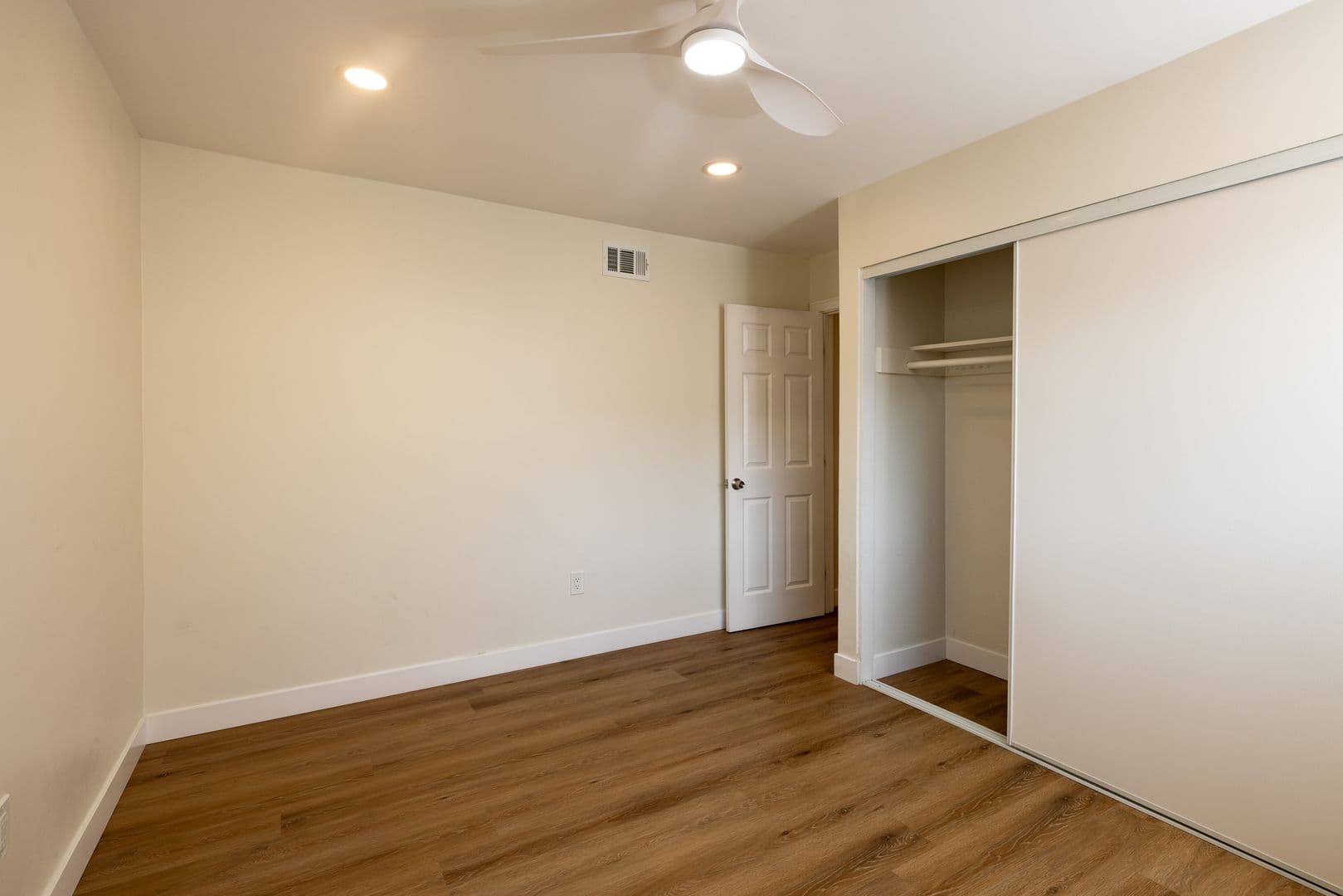Tustin Apartment: 14691 Carfax Dr