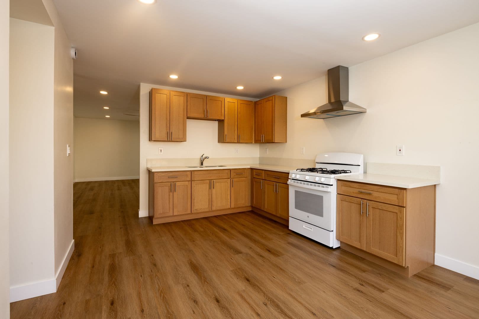 Tustin Apartment: 14691 Carfax Dr