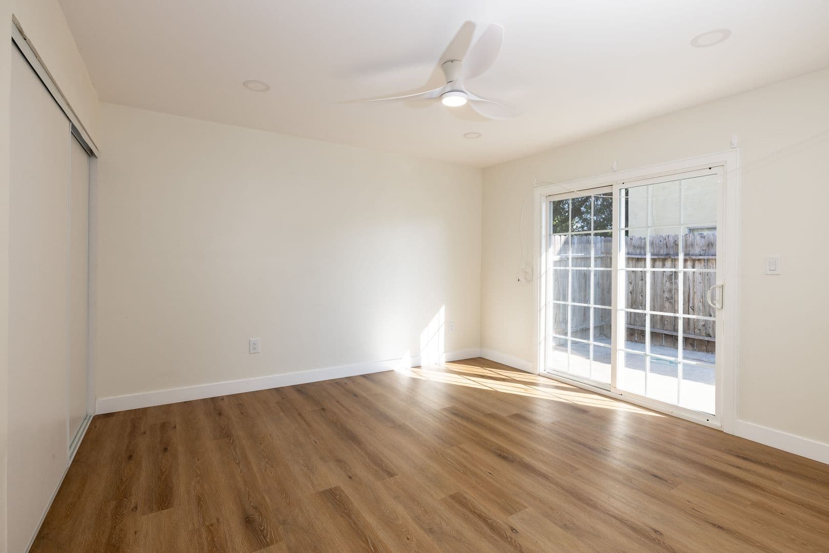 Tustin Apartment: 14691 Carfax Dr