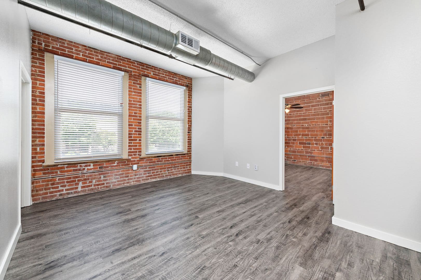 Kansas City Apartment: 920 Broadway Boulevard