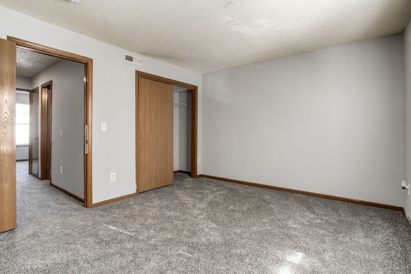 Kansas City Townhome: 2613 Delavan Avenue