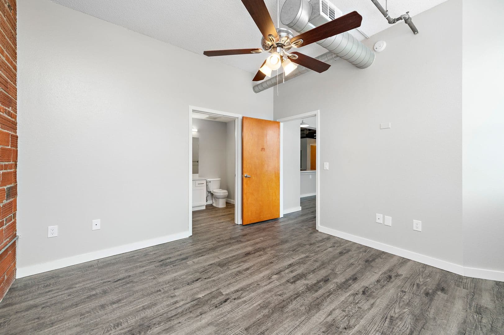 Kansas City Apartment: 920 Broadway Boulevard