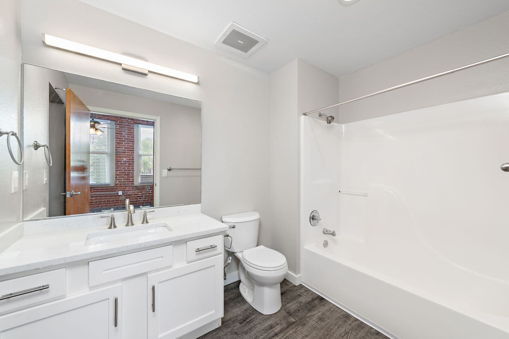 Kansas City Apartment: 920 Broadway Boulevard