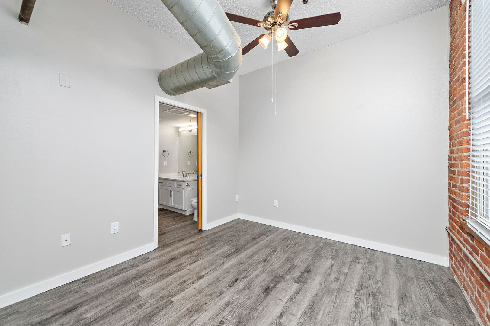 Kansas City Apartment: 920 Broadway Boulevard
