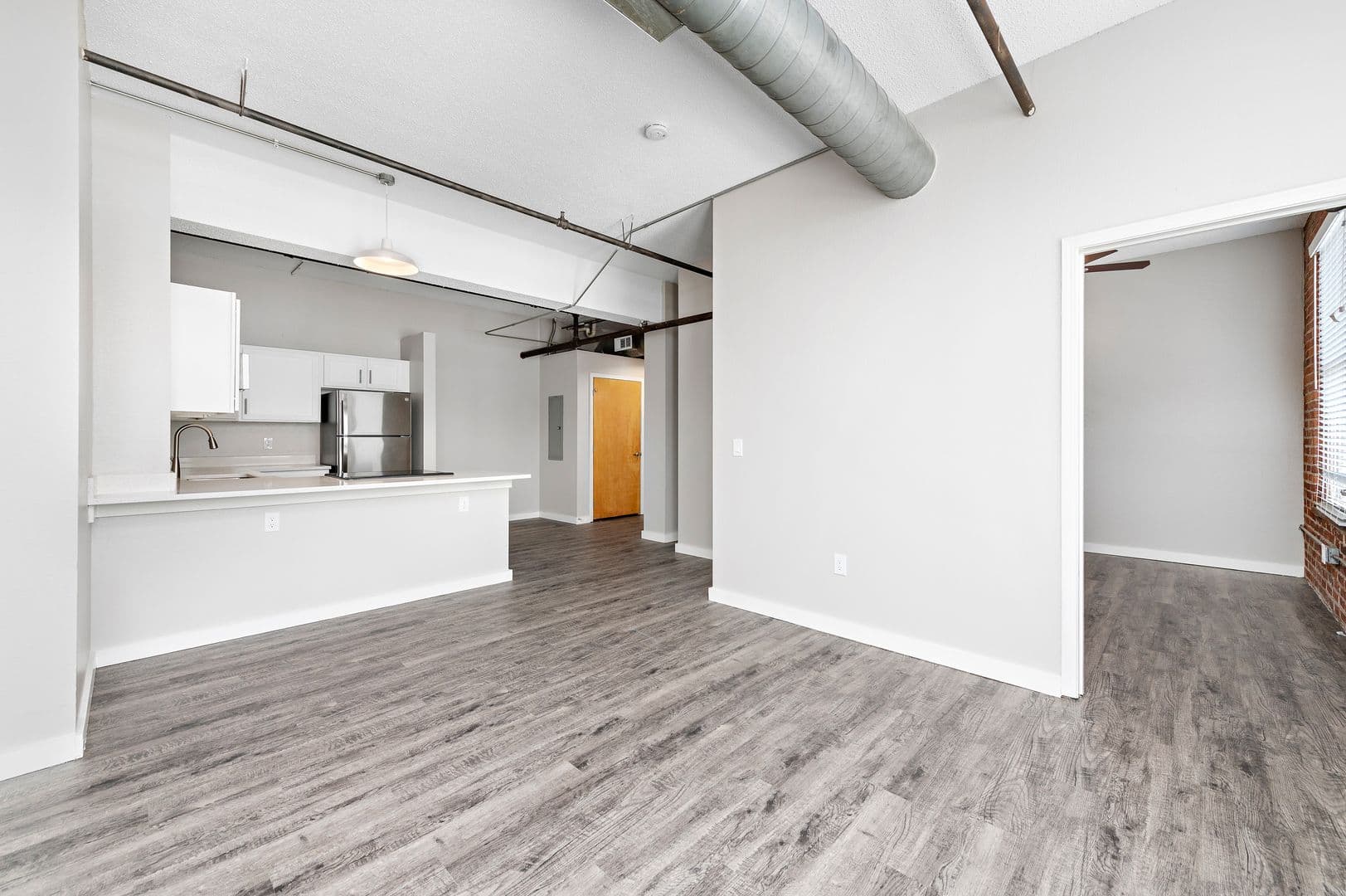 Kansas City Apartment: 920 Broadway Boulevard