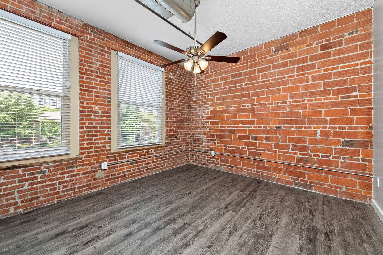 Kansas City Apartment: 920 Broadway Boulevard