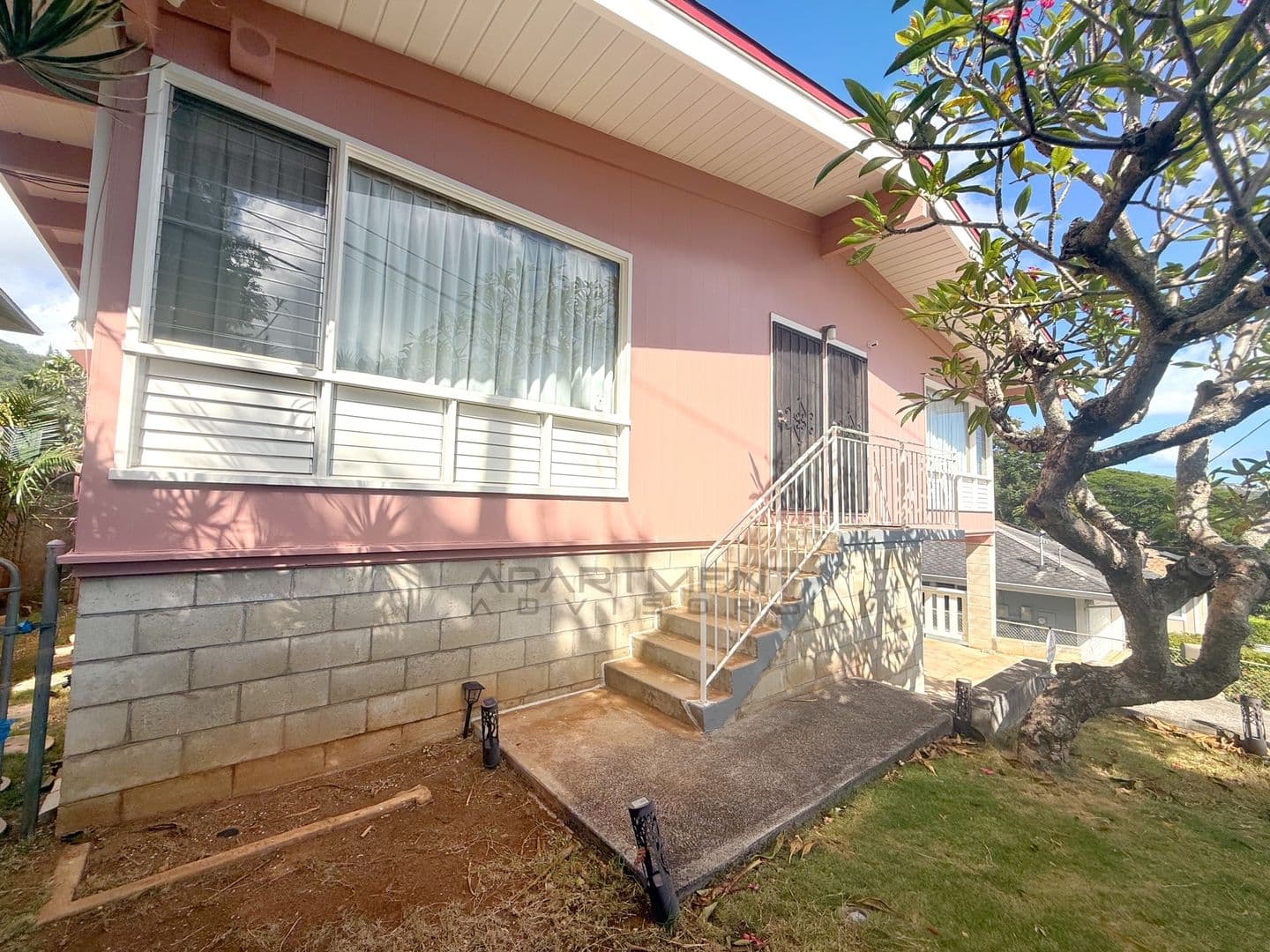 Honolulu House: 2144 Haena St