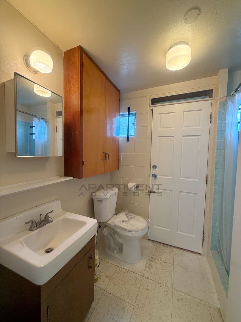 Honolulu House: 2144 Haena St