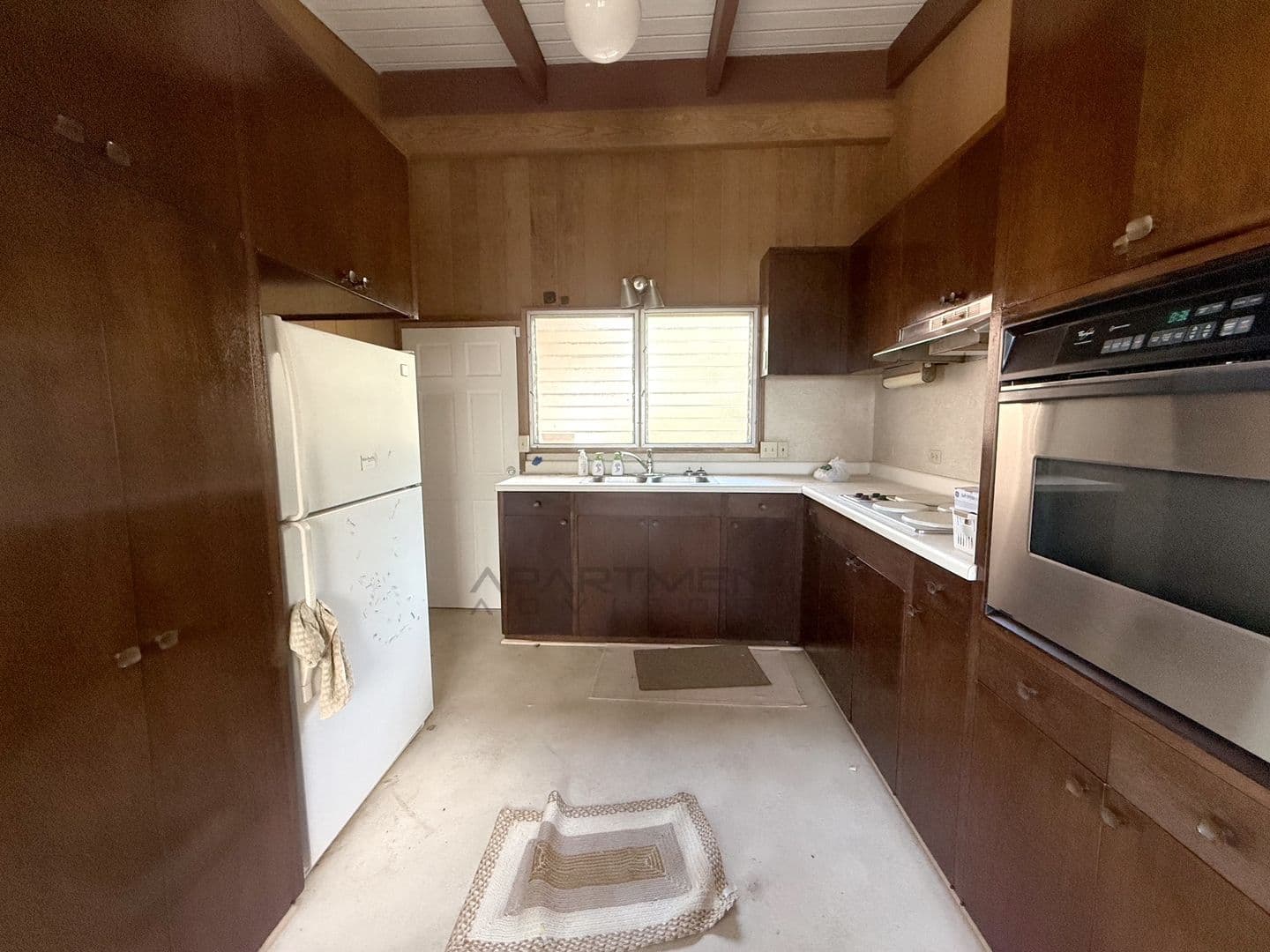 Honolulu House: 2144 Haena St