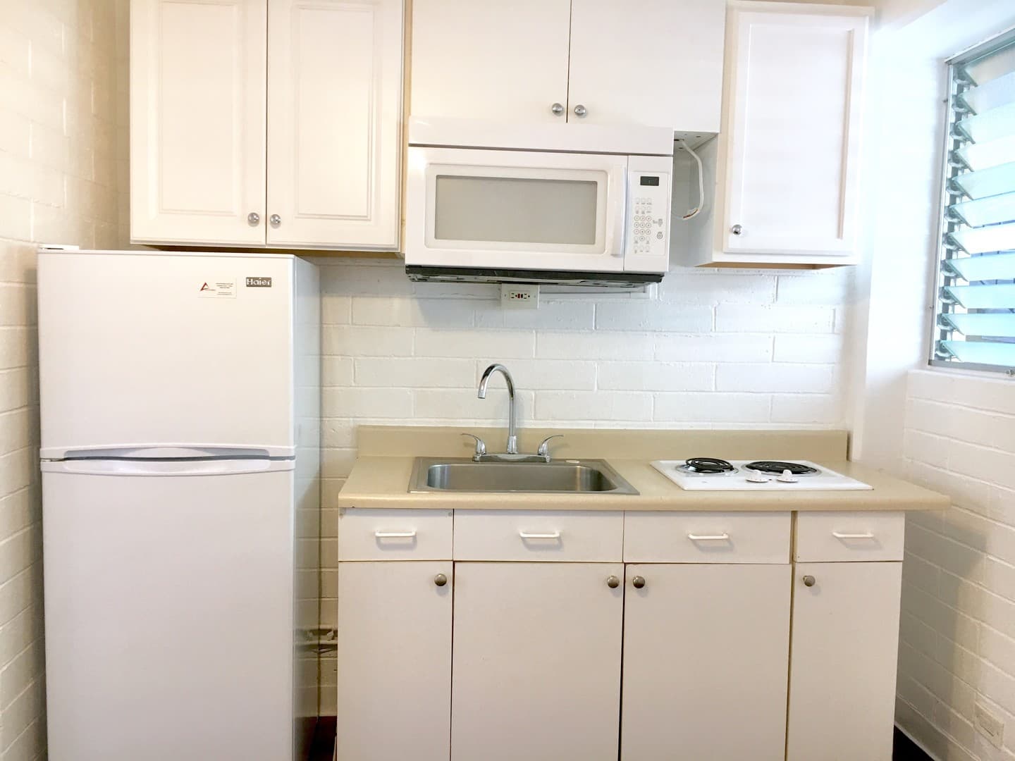 Honolulu Apartment: 264 Kaiulani Ave