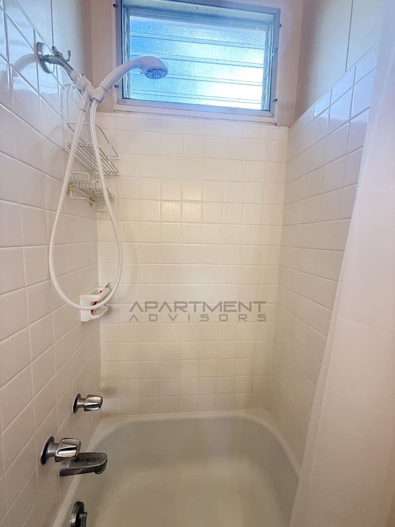 Honolulu House: 2144 Haena St