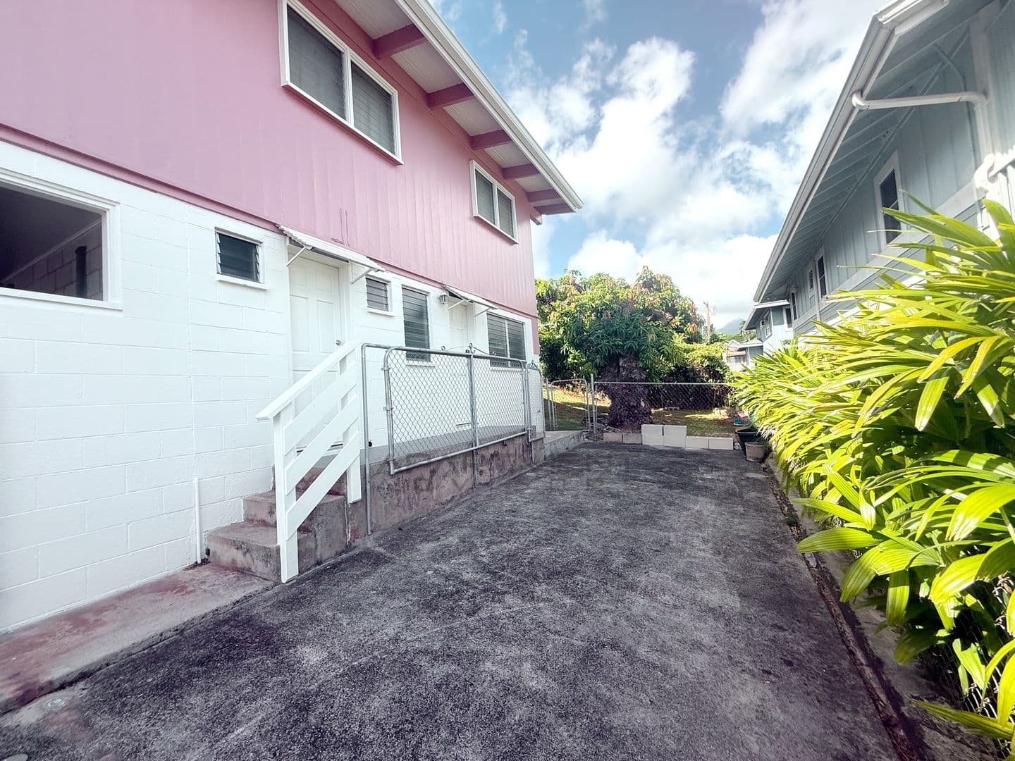 Honolulu House: 2144 Haena St